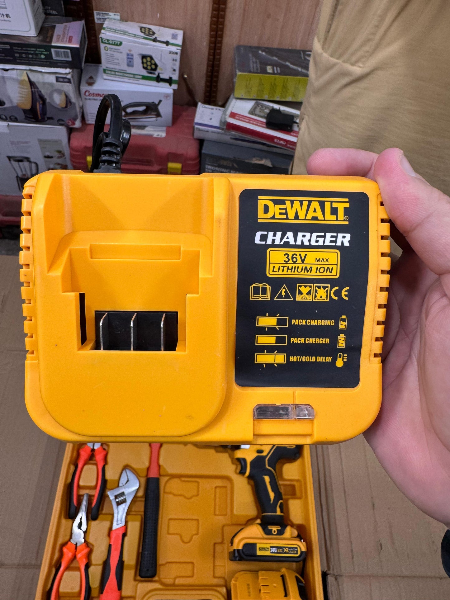 DeWalt commercial use 117 pcs drill machine set 36V