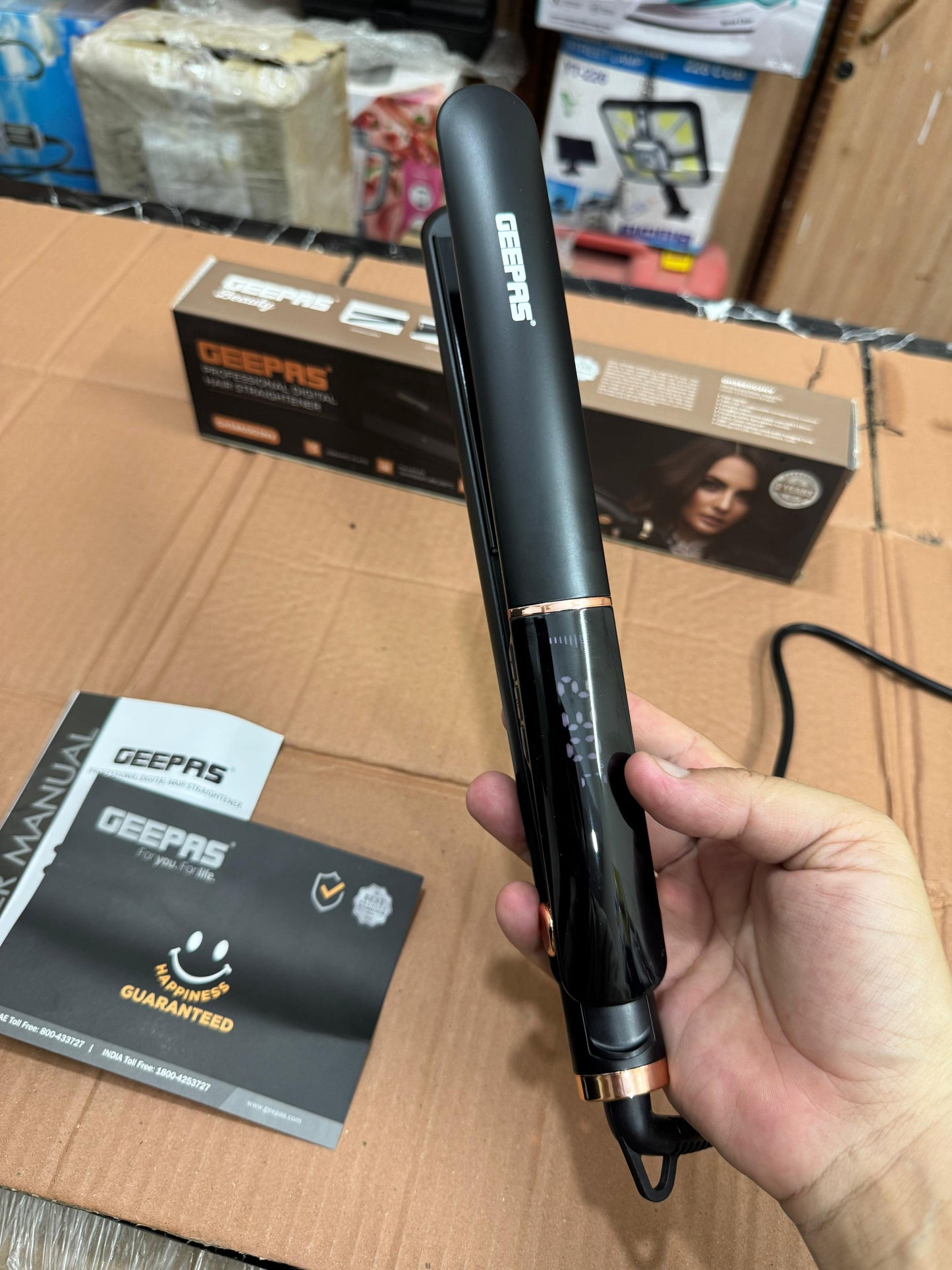 Geepas professional digital hair straightener GHS 86003nv