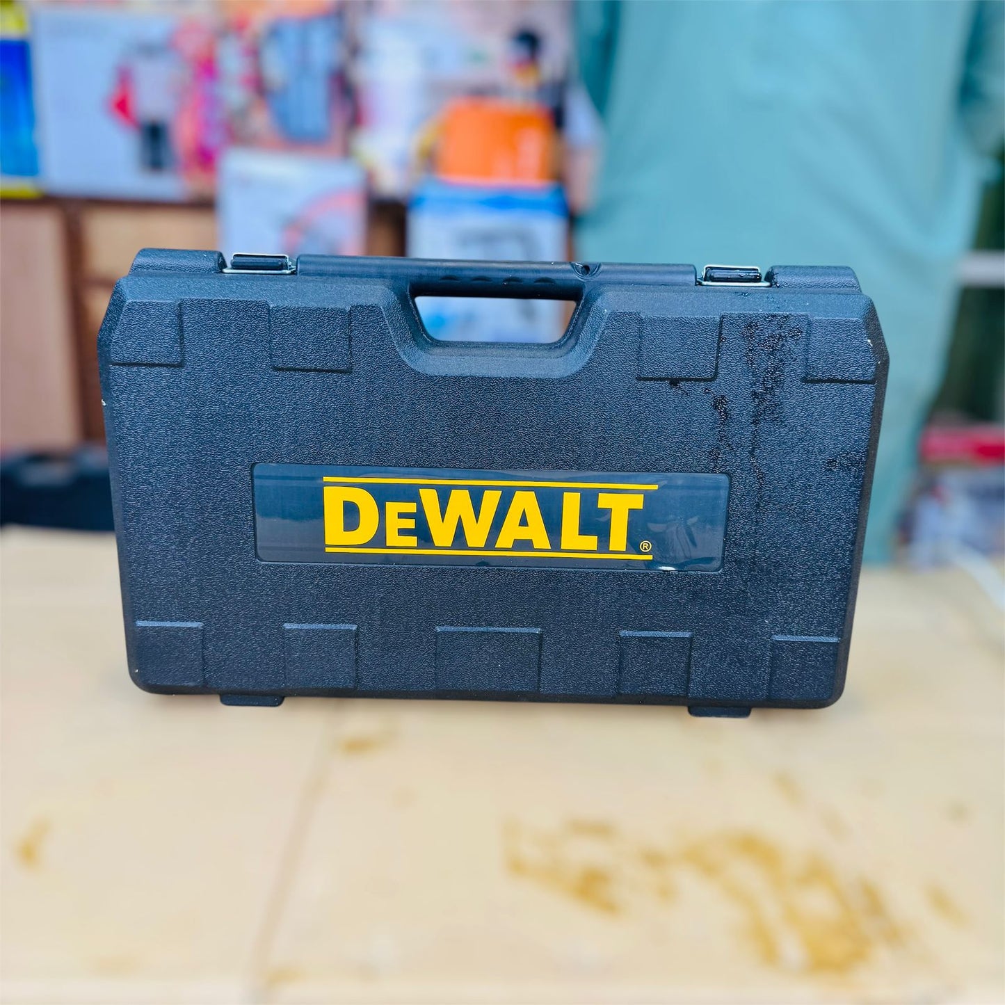 Dewalt hammer hilti with double battery