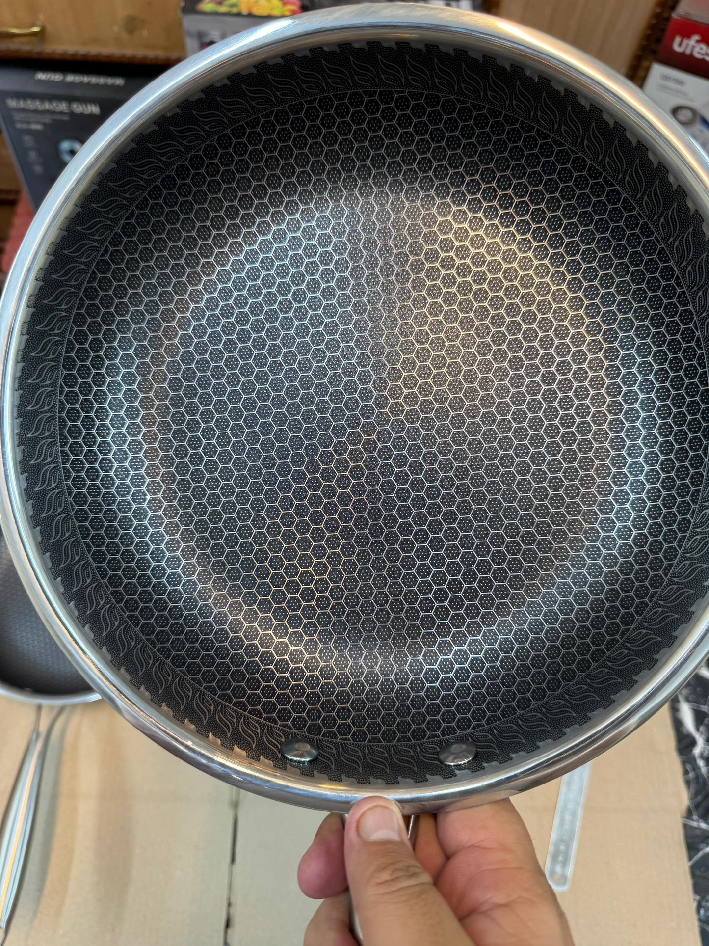 honeycomb lesser flate fry pan