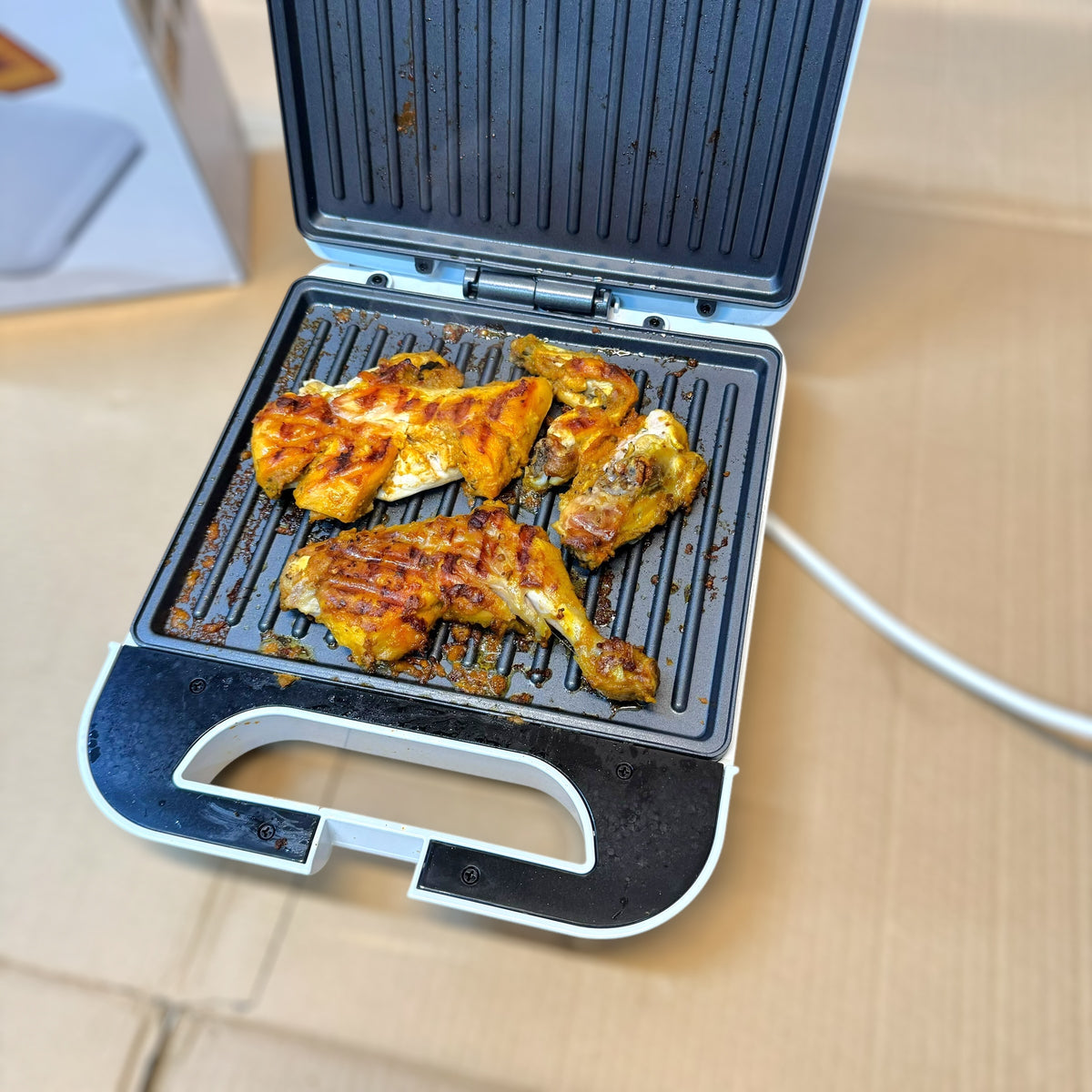 Geepas 1400W Grill Maker 36548