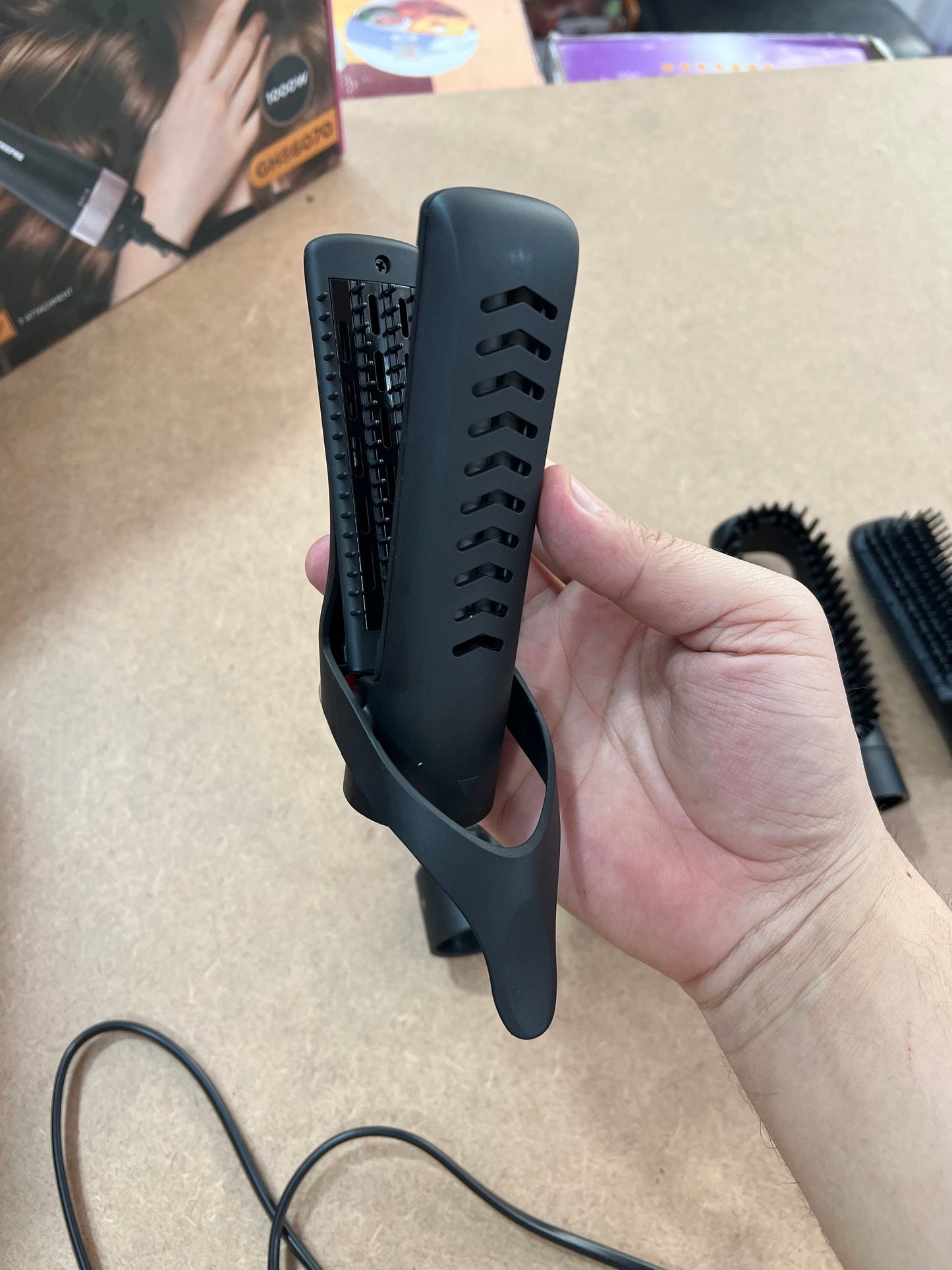 Geepas 8 in 1 hair styler set GH 86070 ( 2 year warranty