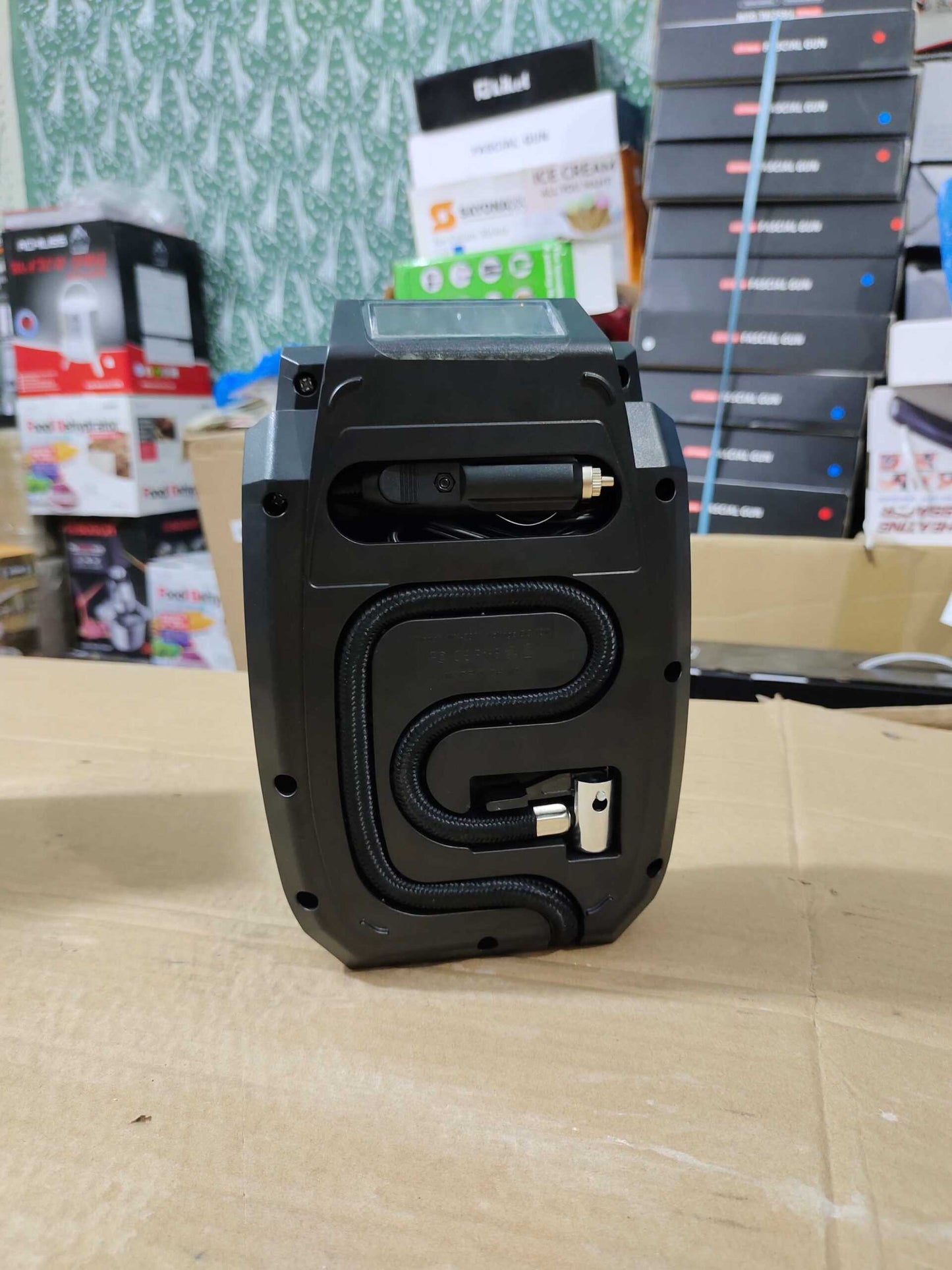 Car air pump / tire inflator