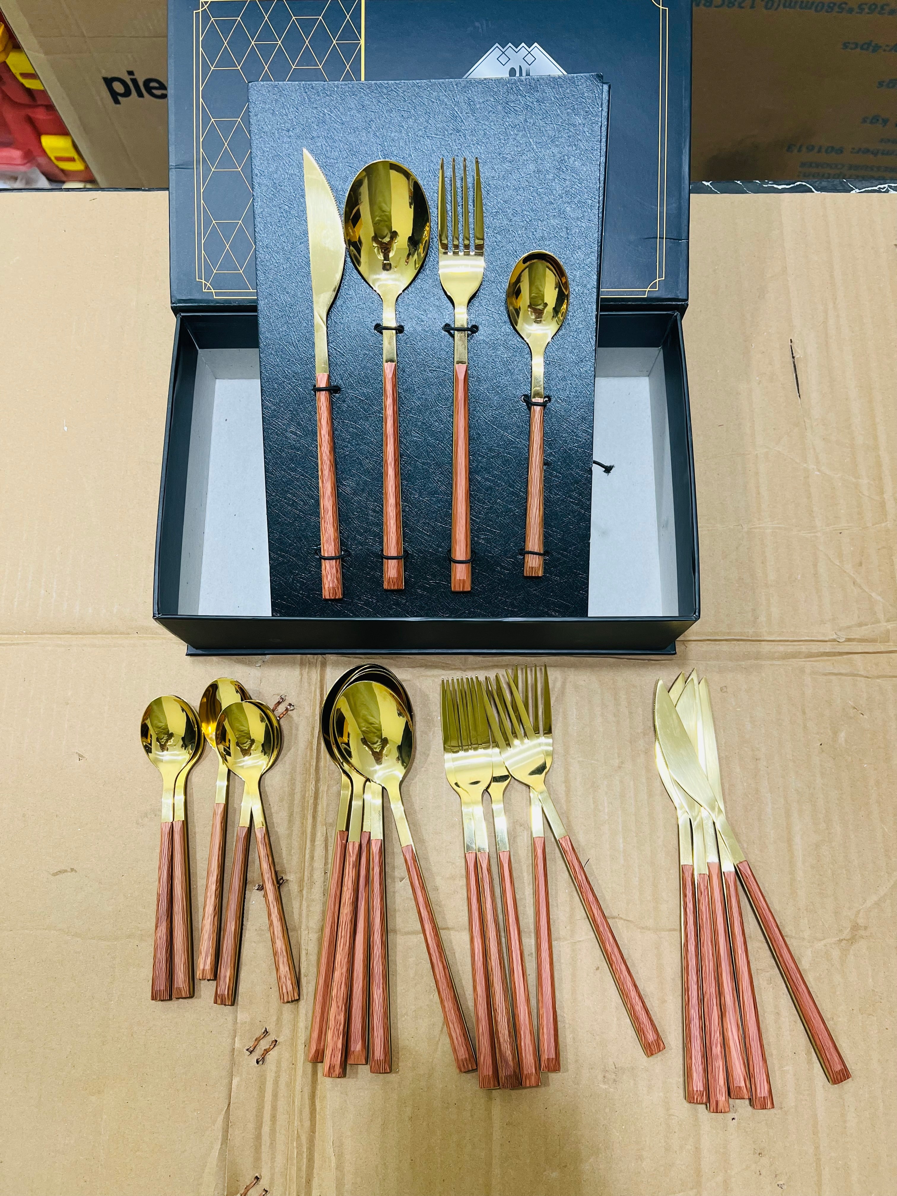 Lot imported 24 pieces luxury cutlery set