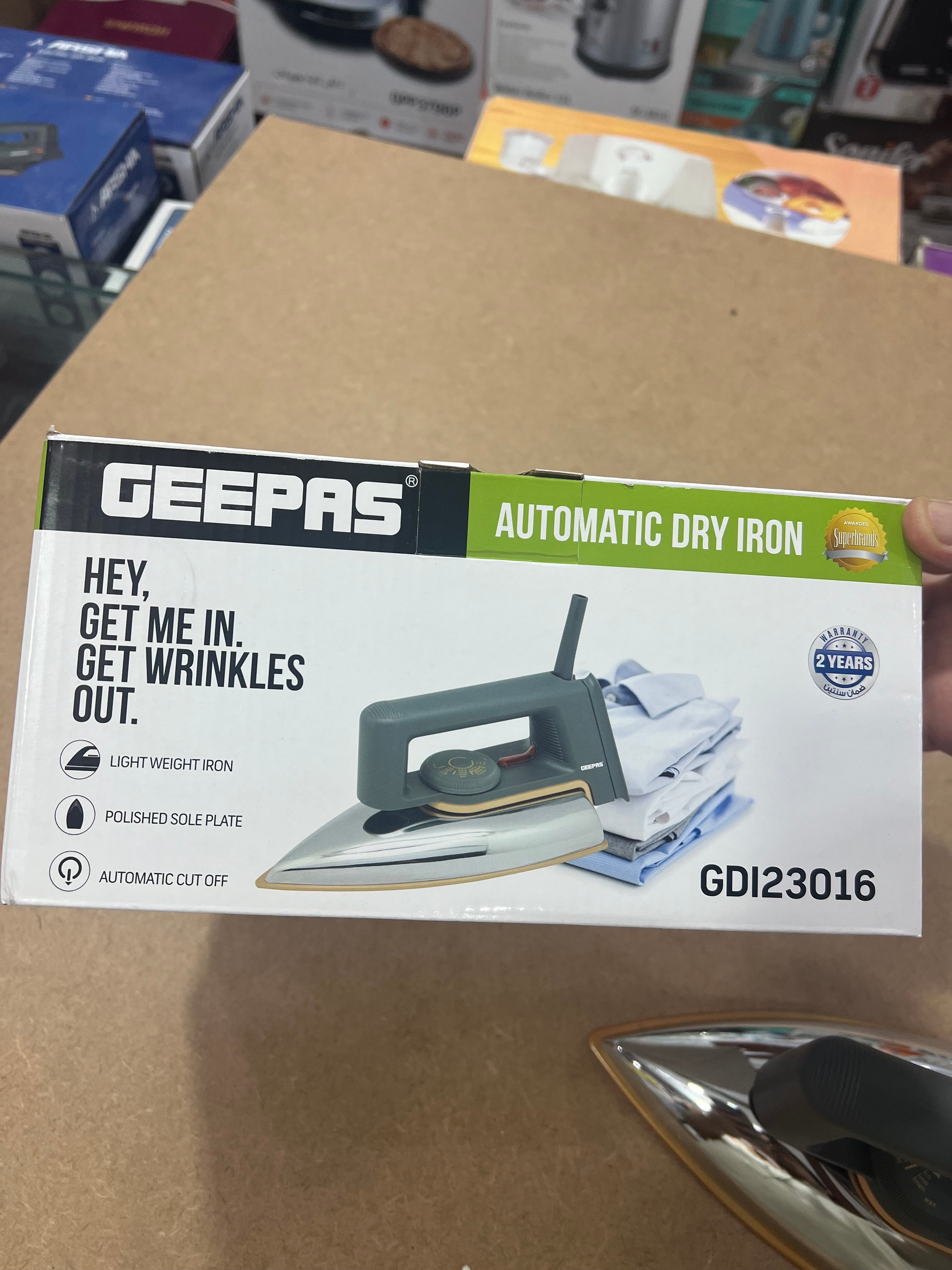 Geepas light weight dry iron