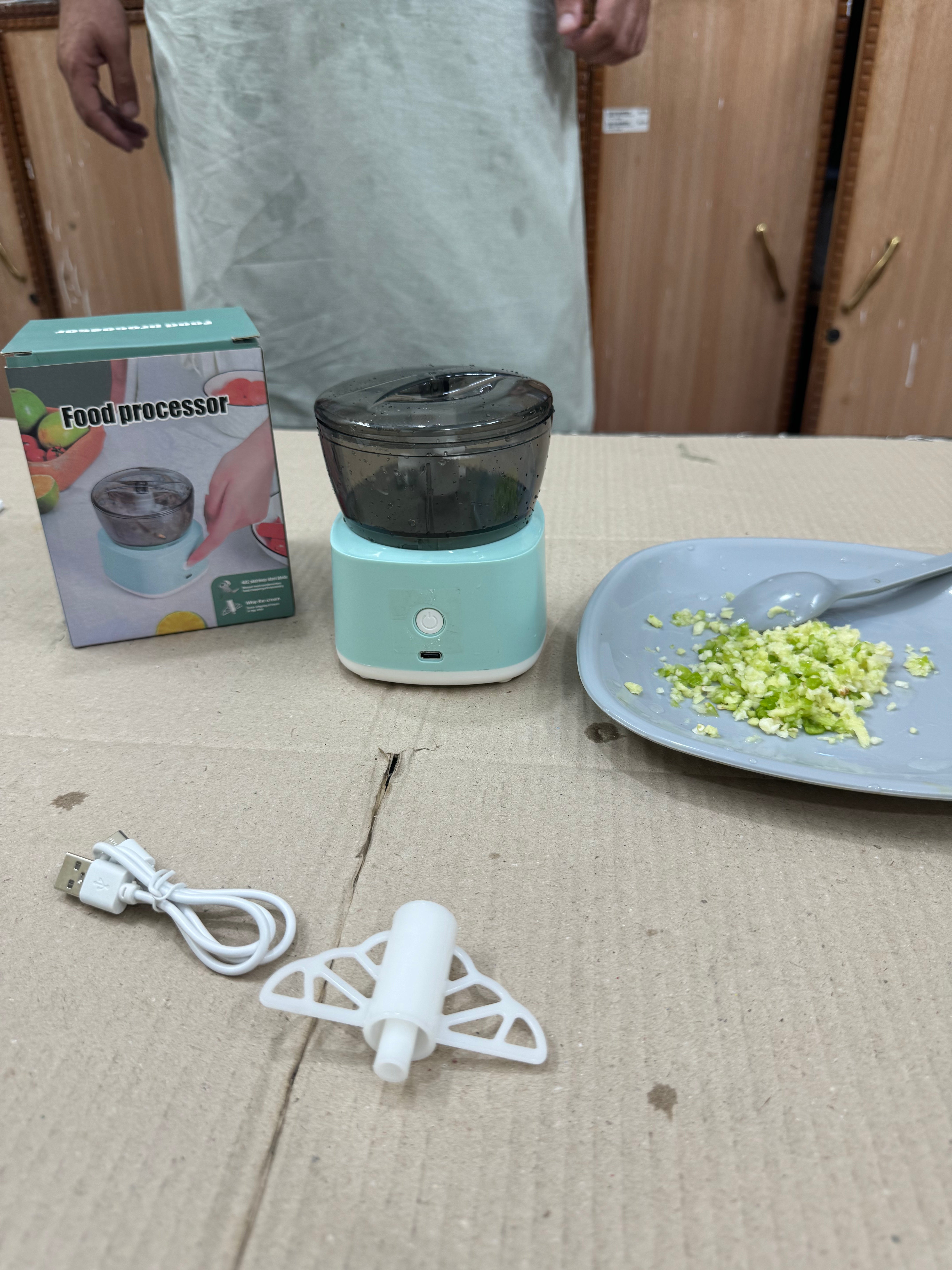 Rechargeable mini vegetables chopper