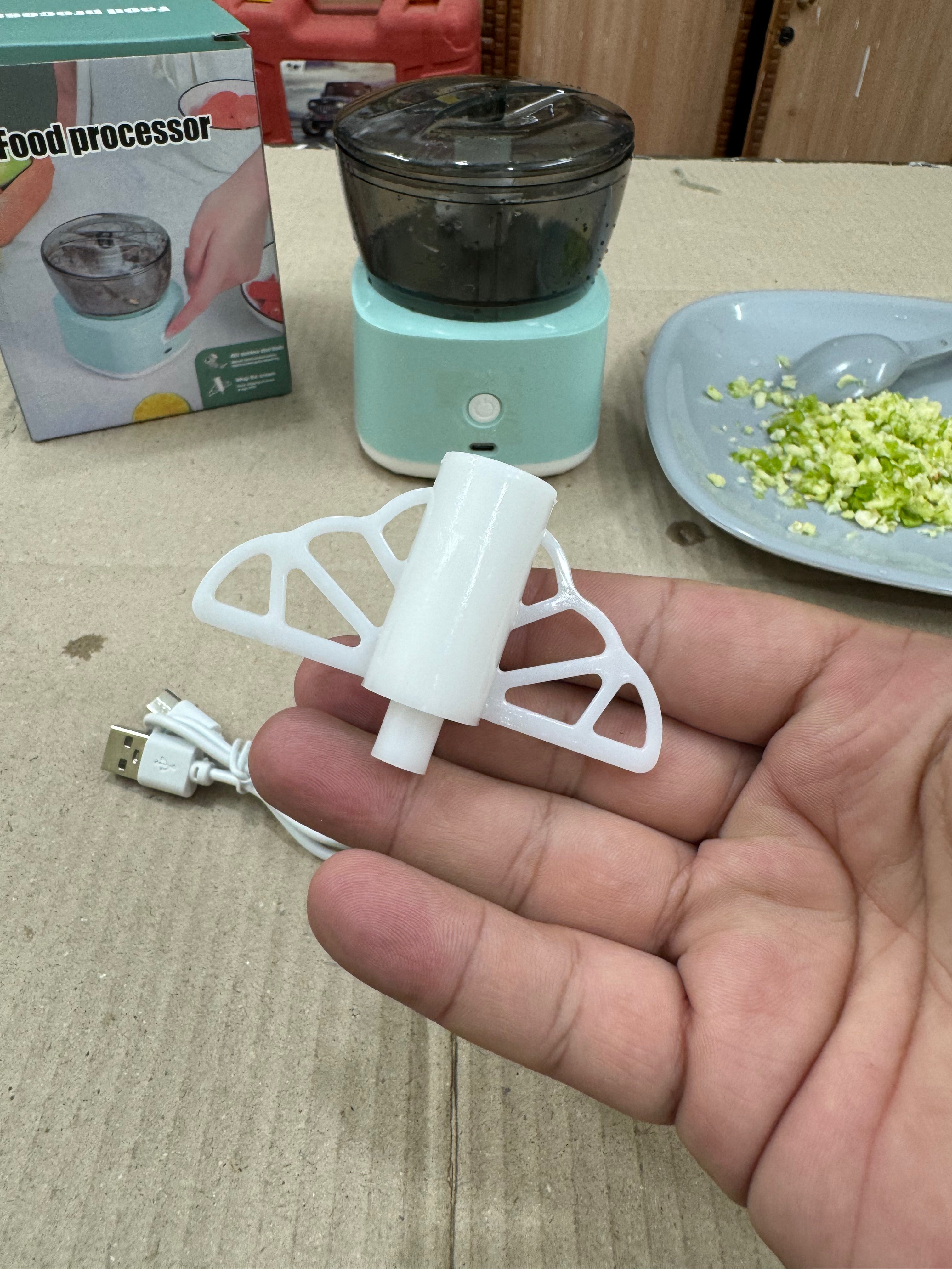 Rechargeable mini vegetables chopper