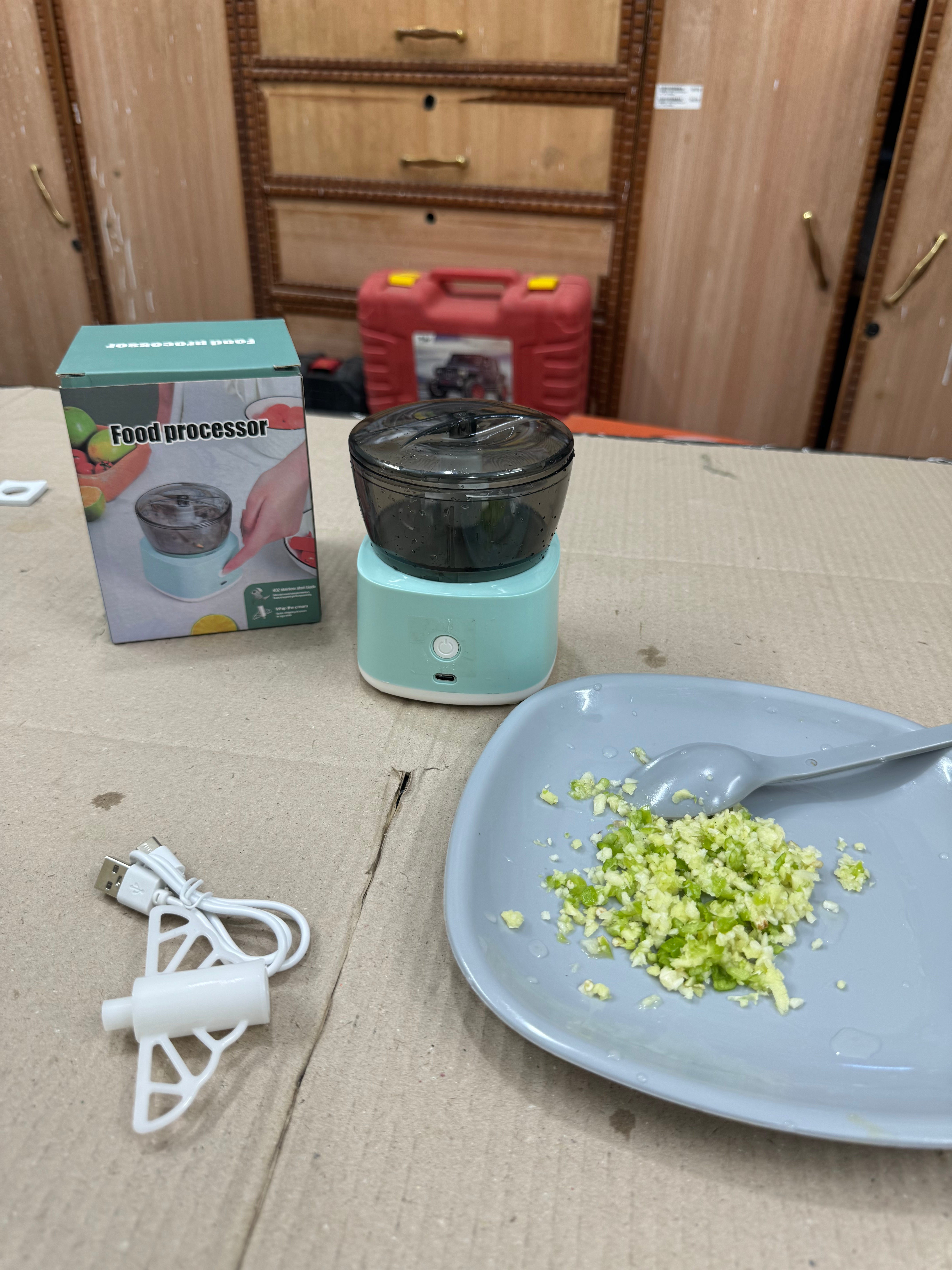 Rechargeable mini vegetables chopper