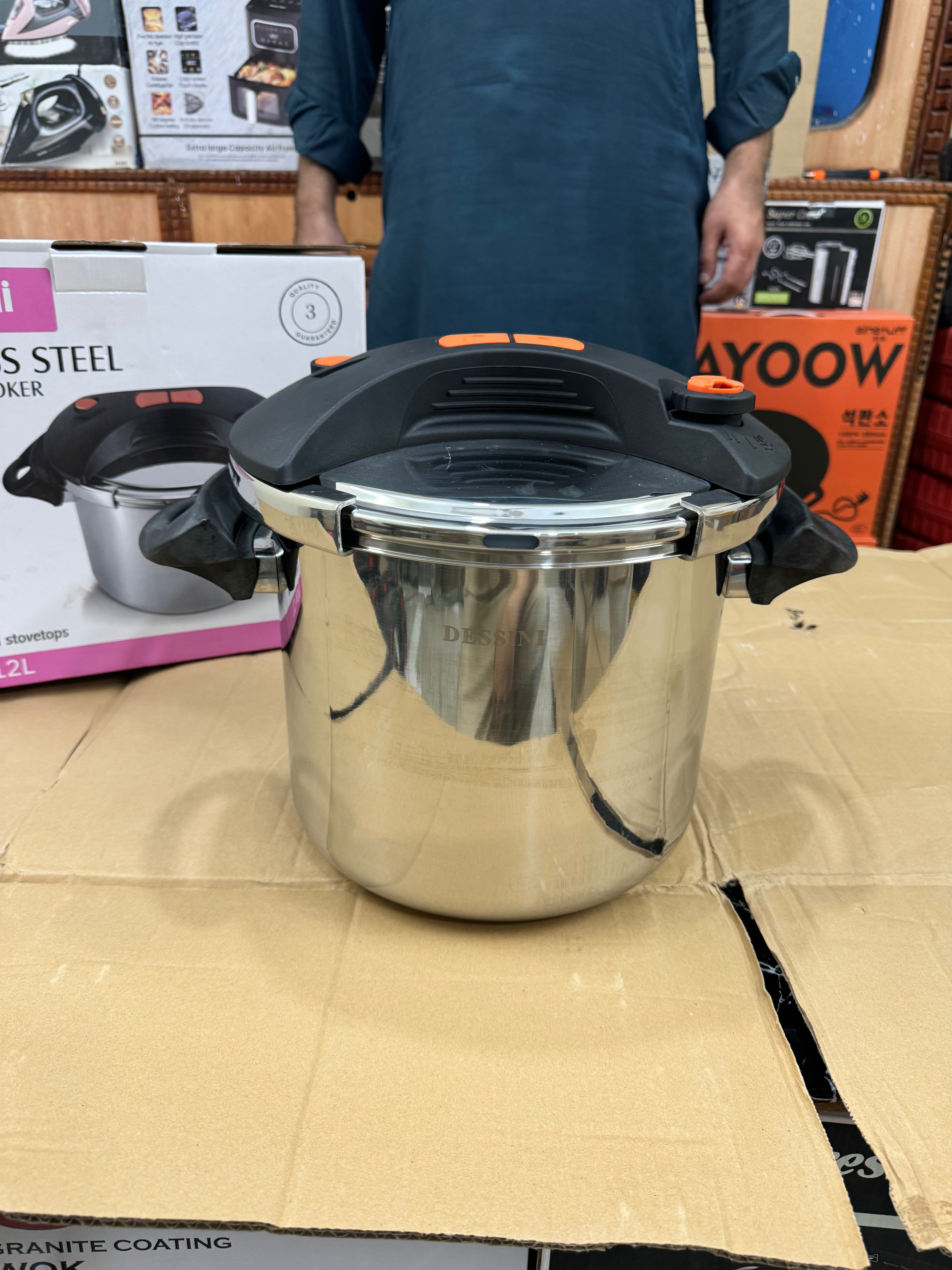 Itlay lot Dessini 12 litter pressure cooker