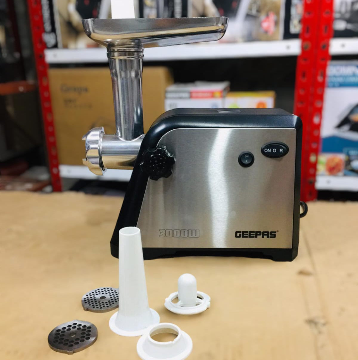 GEEPAS Stainless Steel Meat Grinder 1910 ( 2 Year warranty