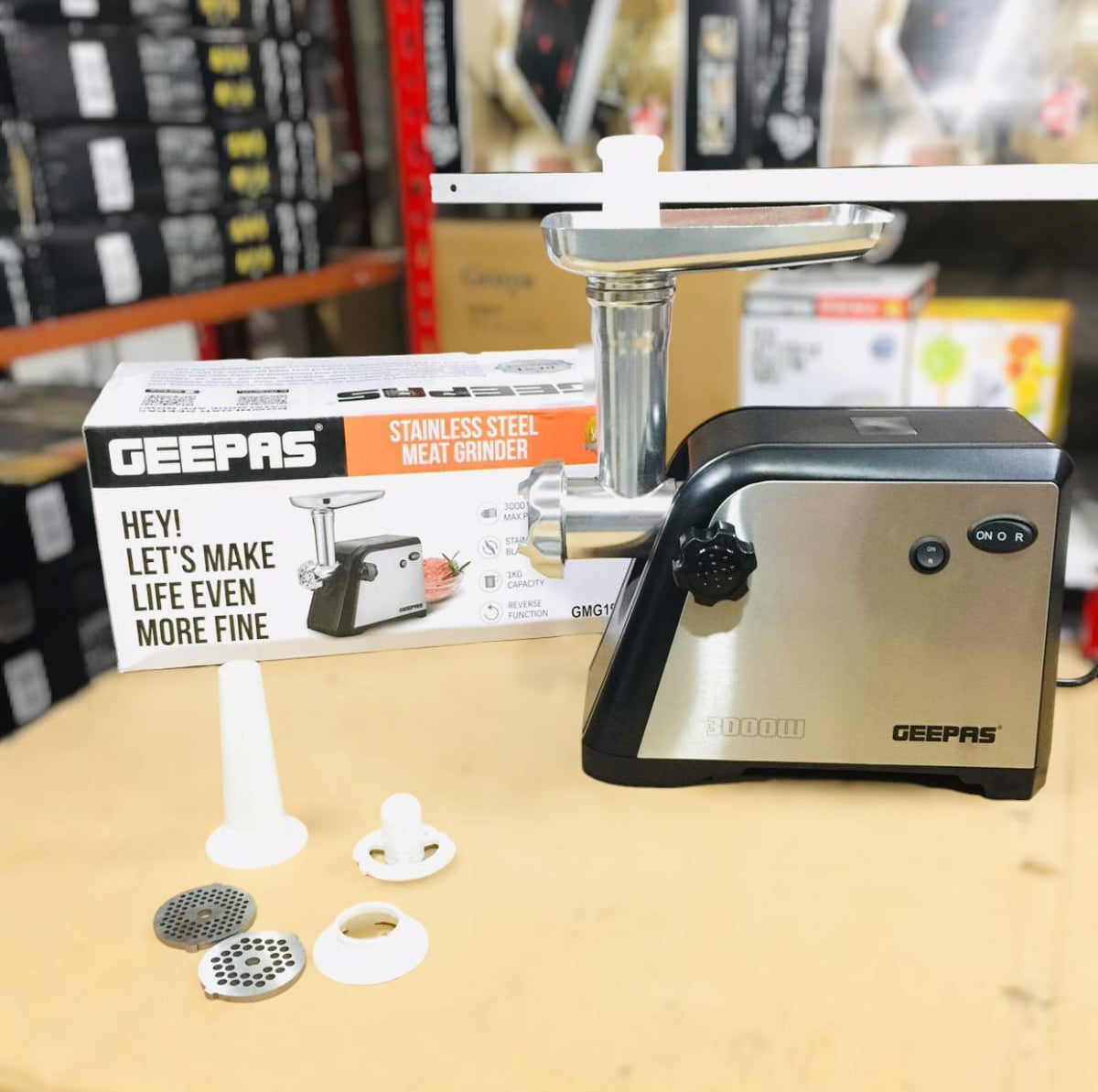 GEEPAS Stainless Steel Meat Grinder 1910 ( 2 Year warranty