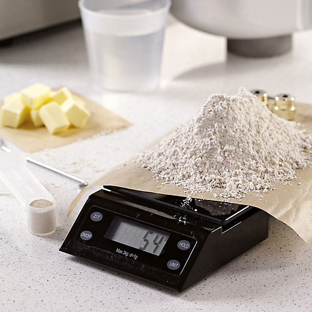 Lakeland Bread Maker Plus and Scales - 2 Loaf Sizes