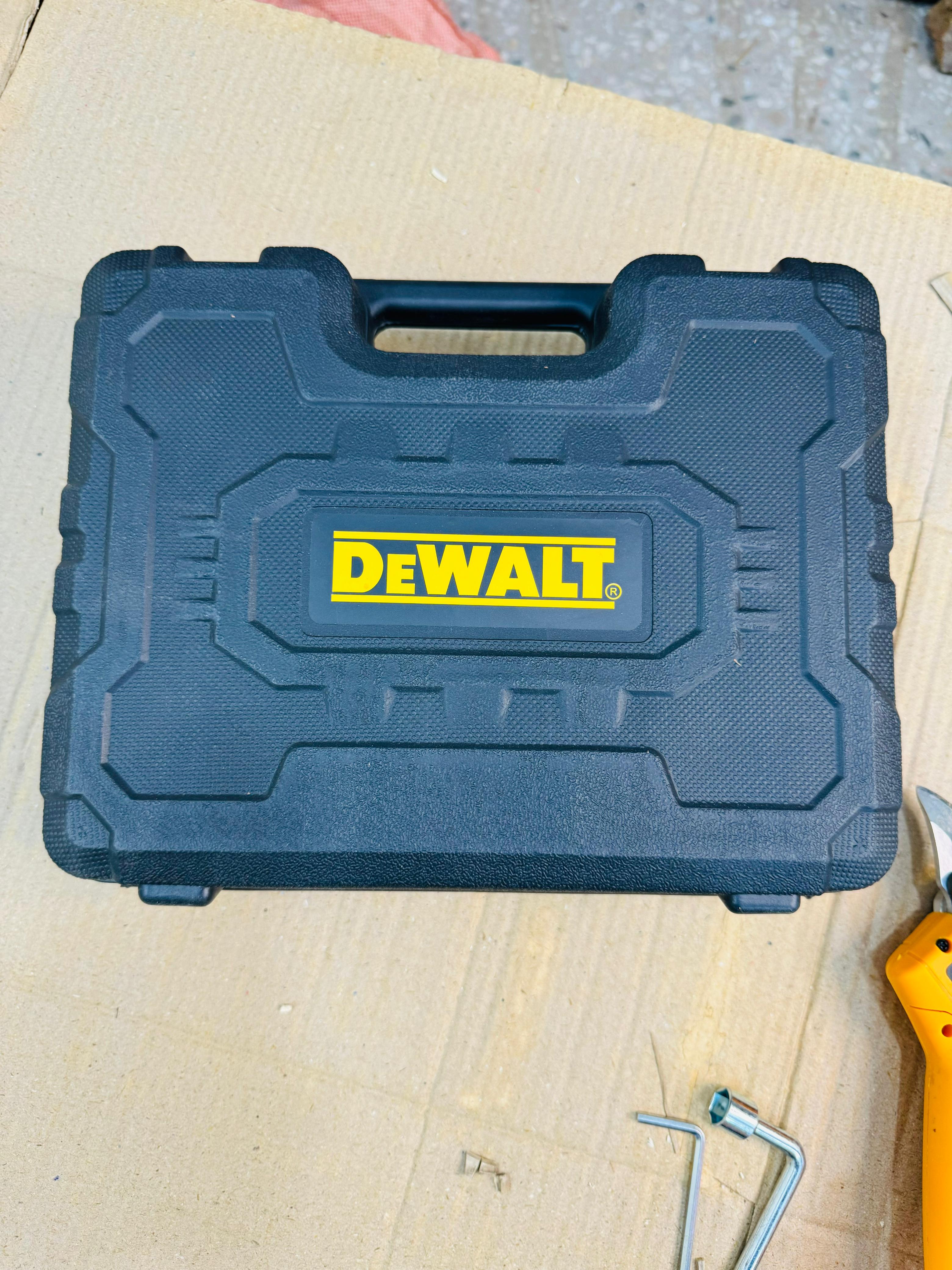 Dewalt rechargeble 48v Branch Scissors