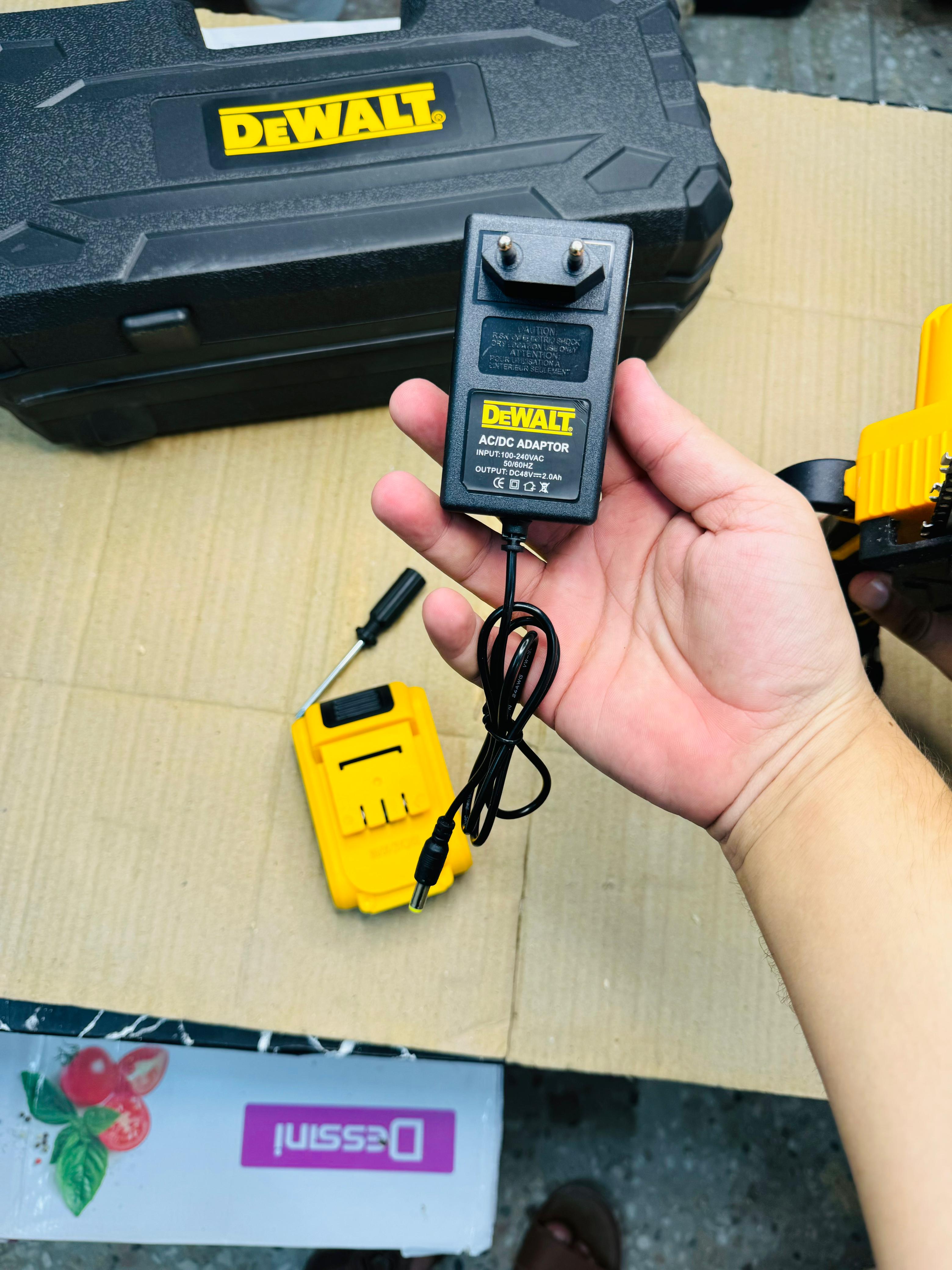 Dewalt rechargeble 48v chainsaaw