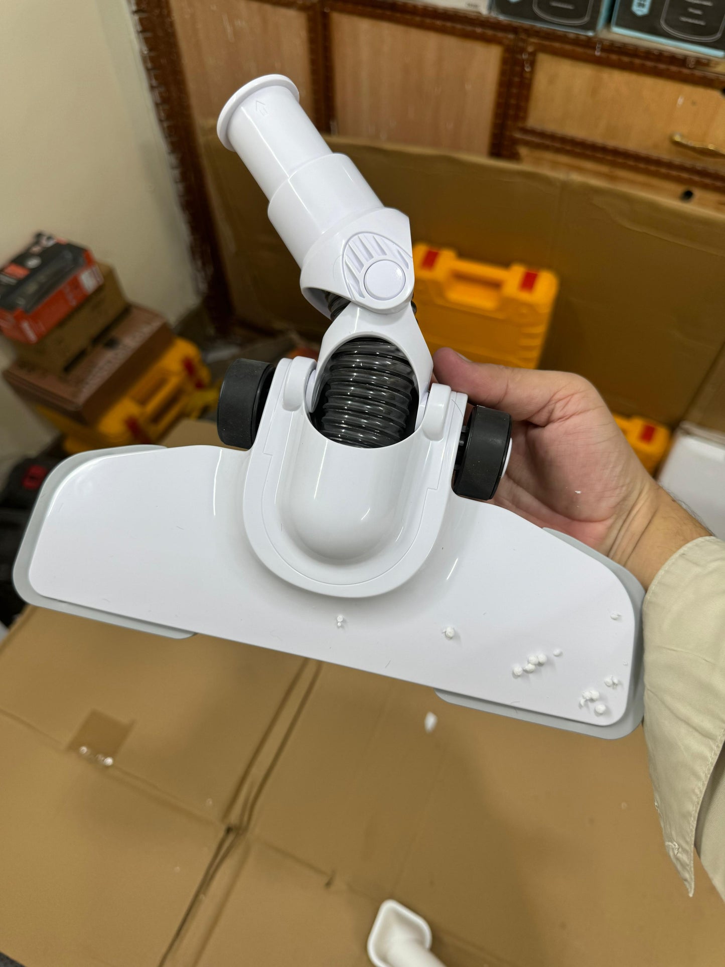 Geepas 2-in-1  Low-Noise  Vacuum Cleaner ( 2 year warranty)