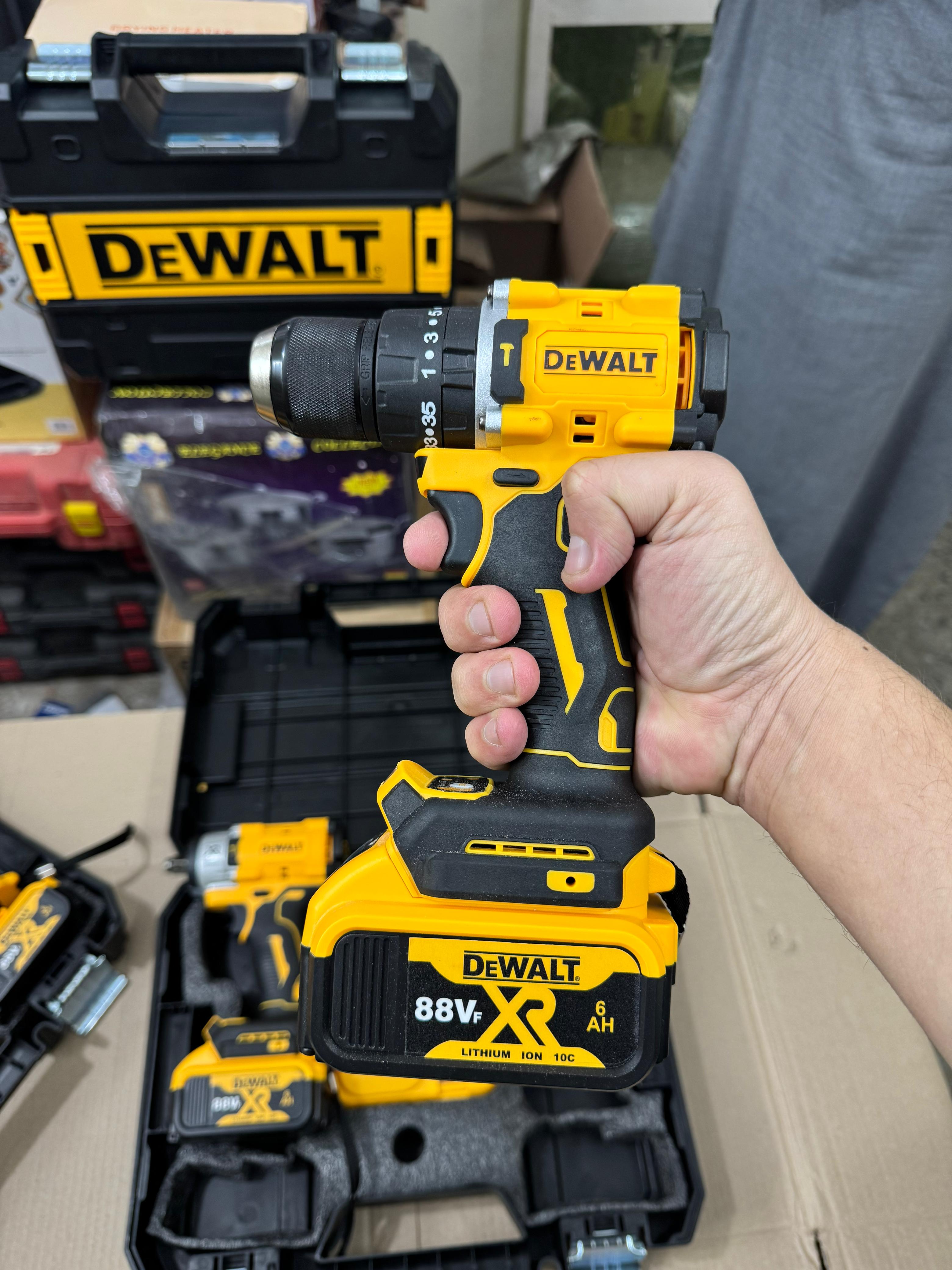 Dewalt 2 in 1 drill & impact wrench set