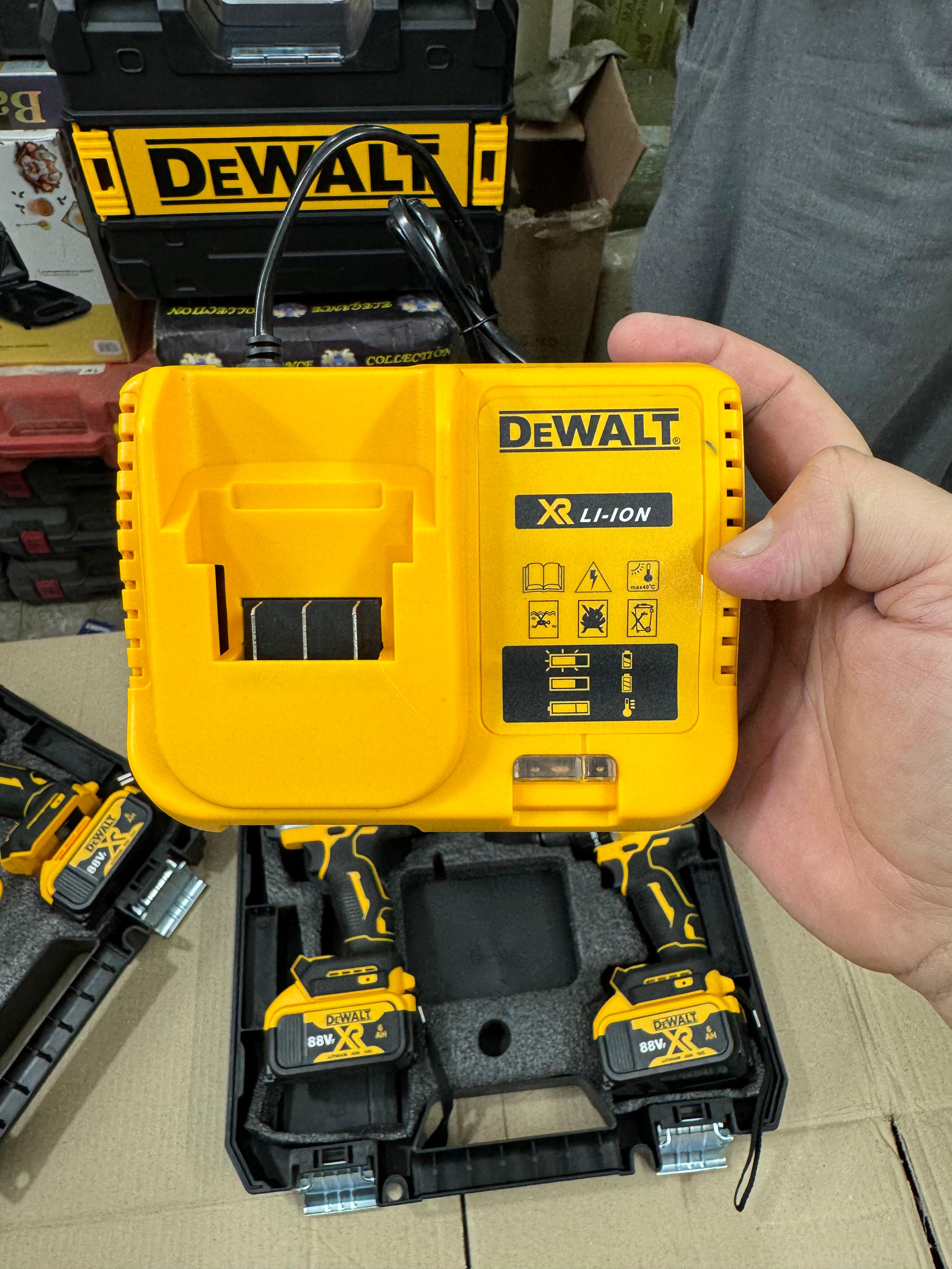 Dewalt 2 in 1 drill & impact wrench set