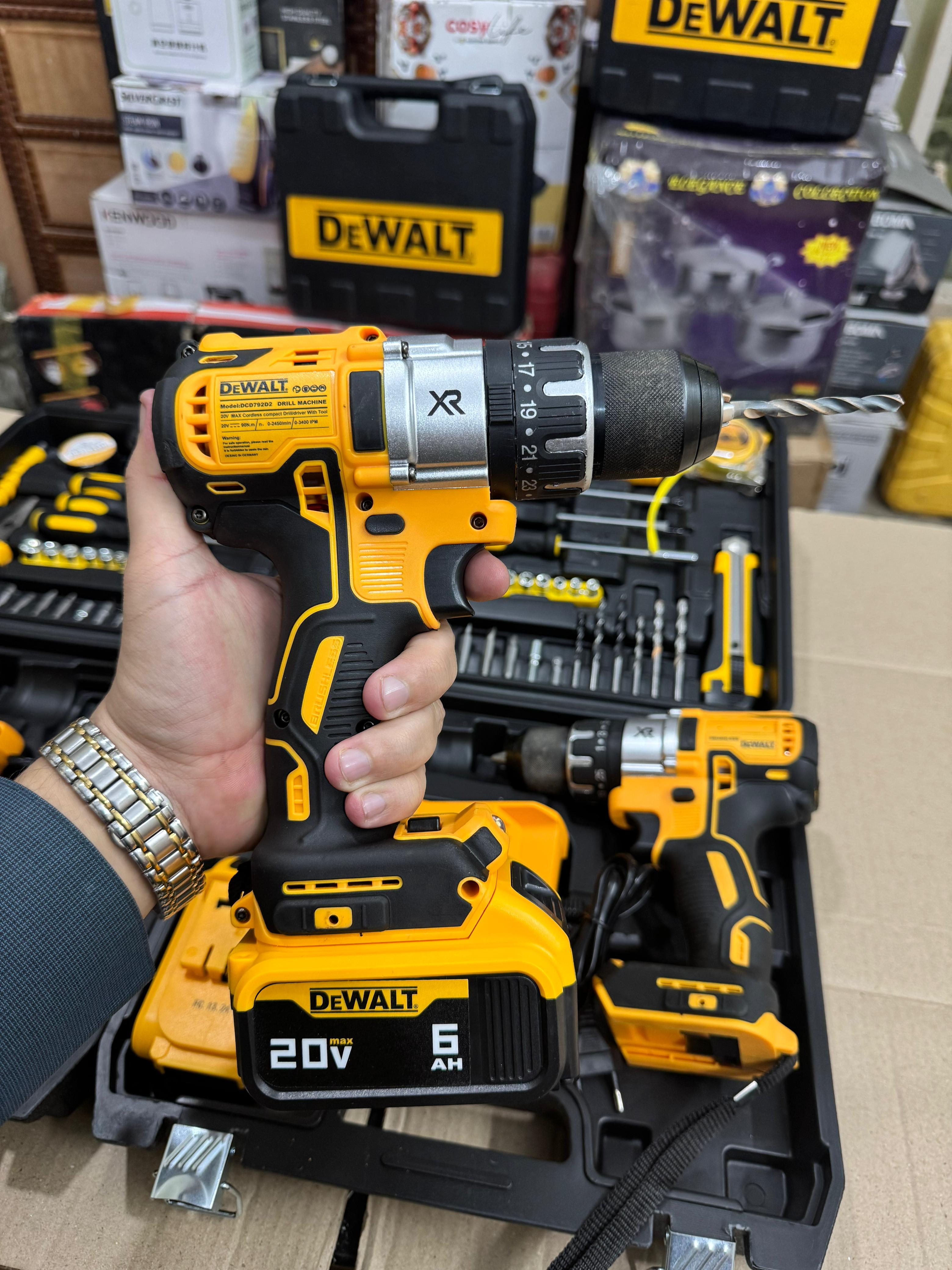 Dewalt commercial drill machine 20v