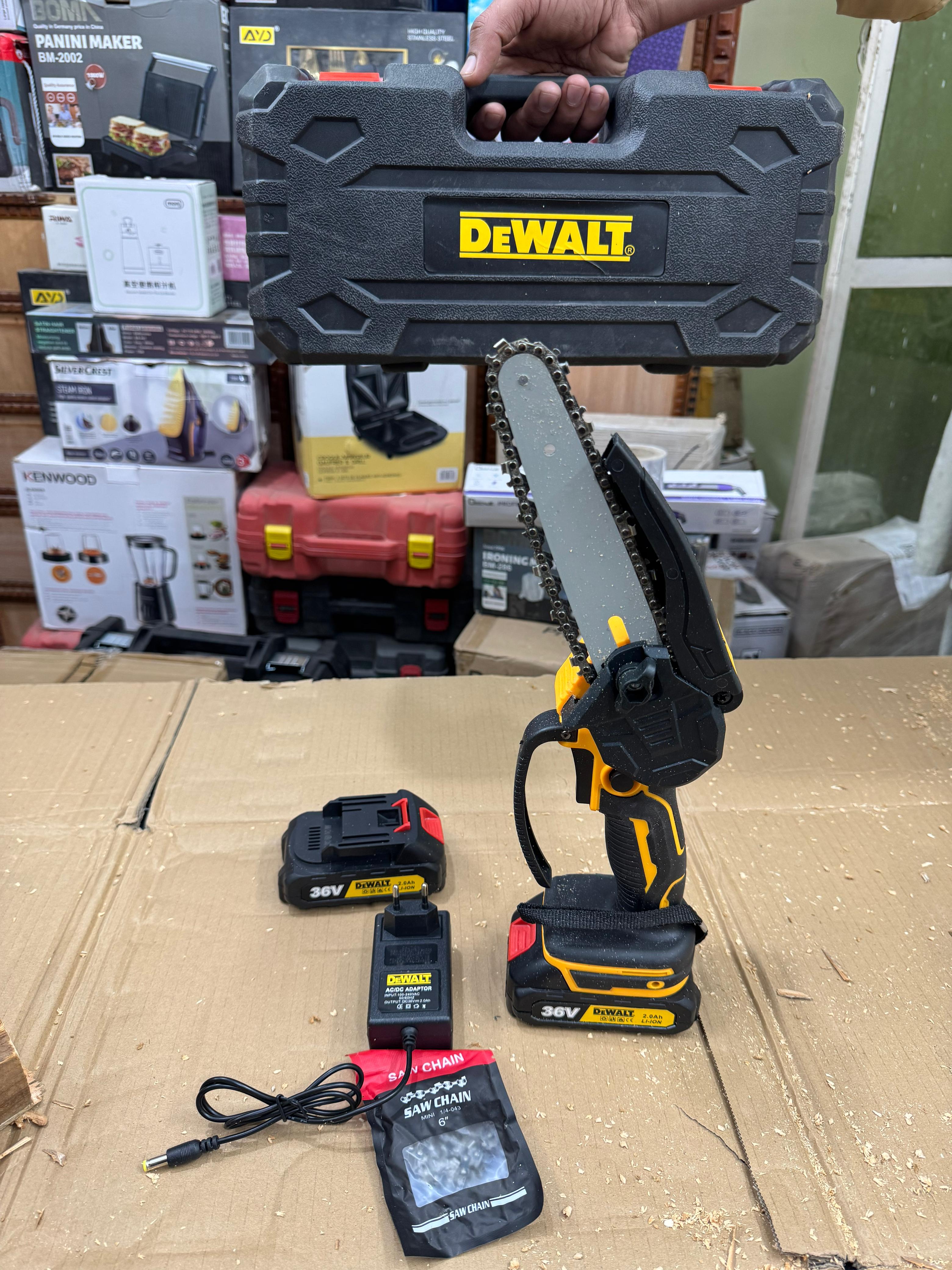 Dewalt Rechargeable chainsaw 36V