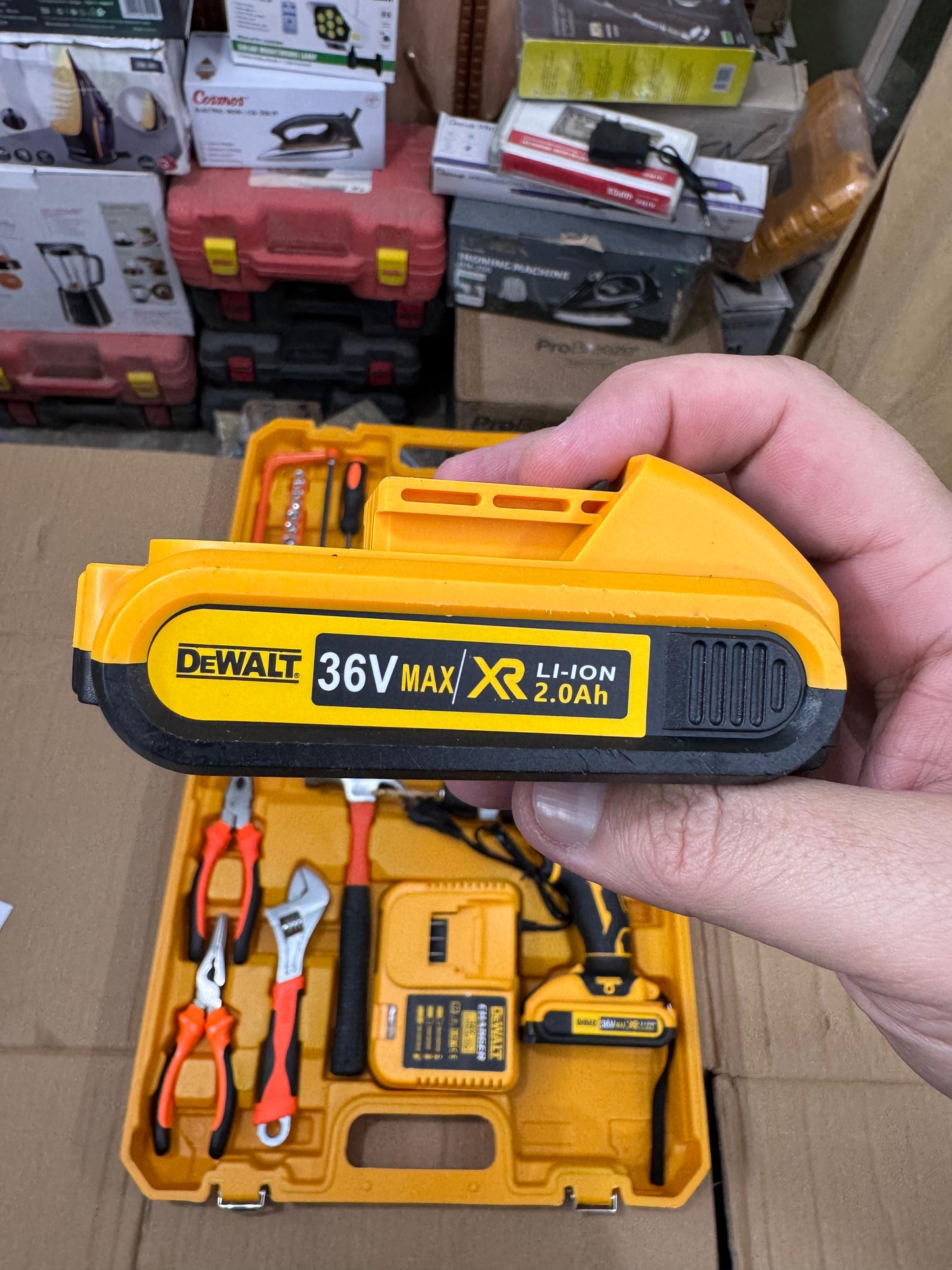 DeWalt commercial use 117 pcs drill machine set 36V