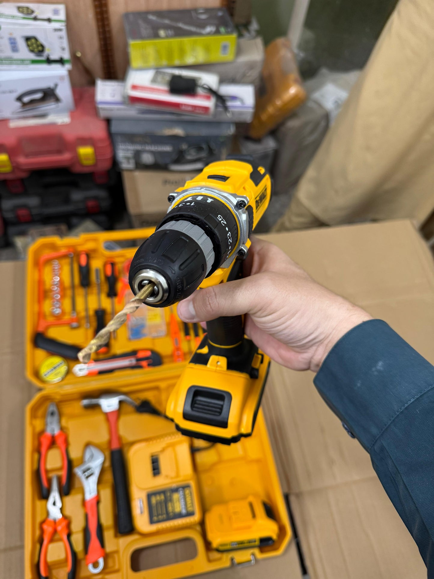 DeWalt commercial use 117 pcs drill machine set 36V