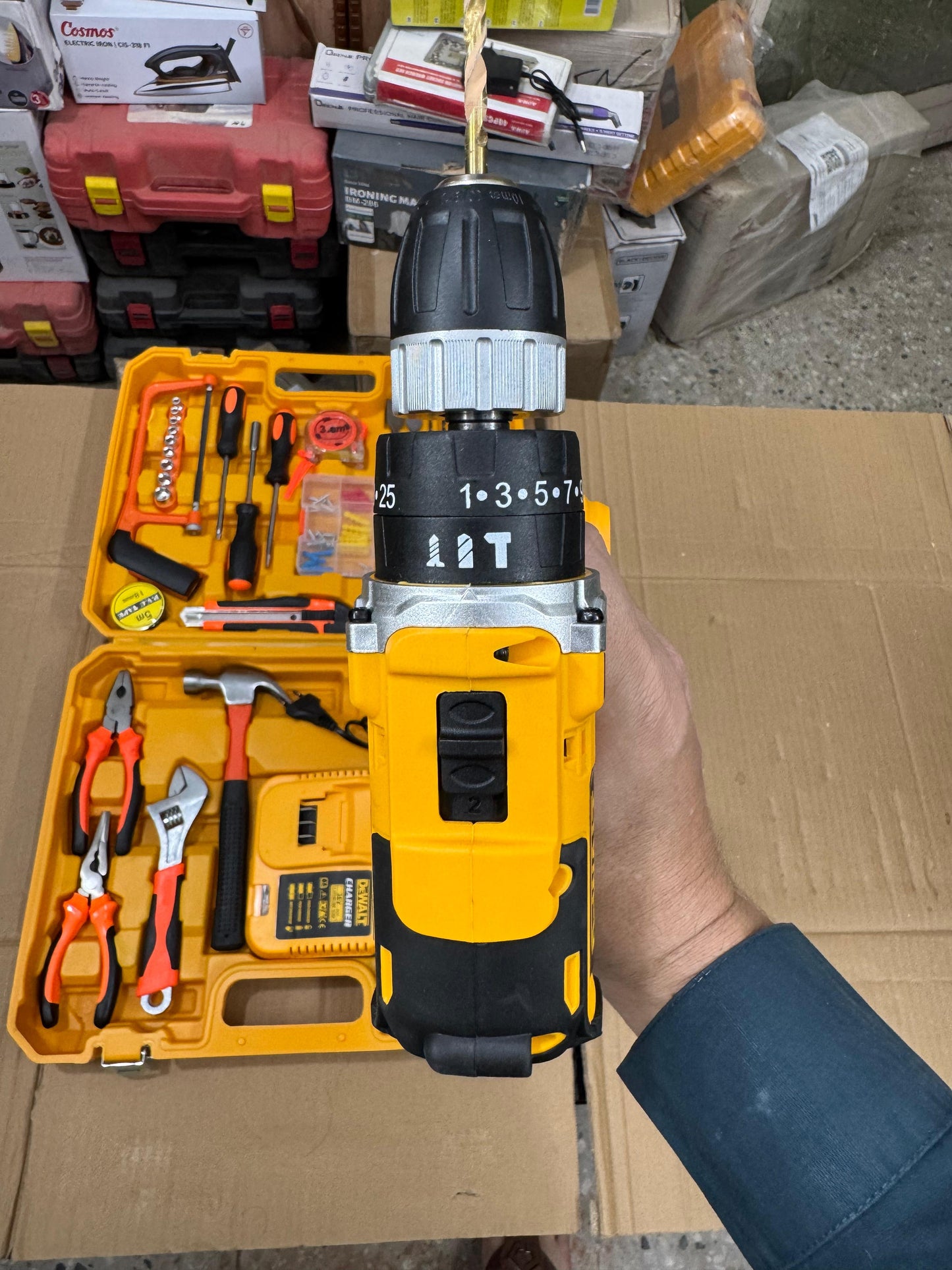 DeWalt commercial use 117 pcs drill machine set 36V