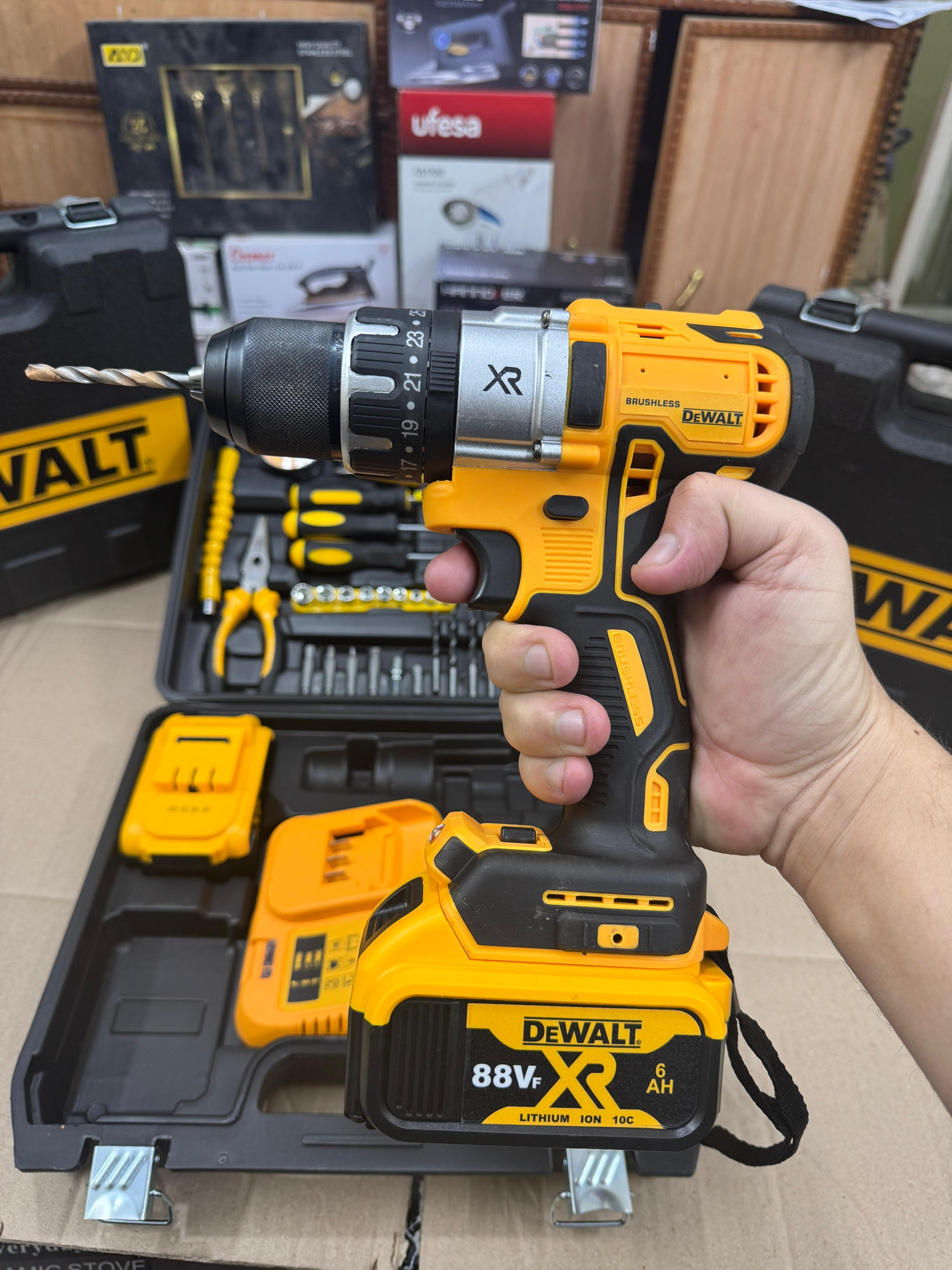 Dewalt 88v drill machine with box set