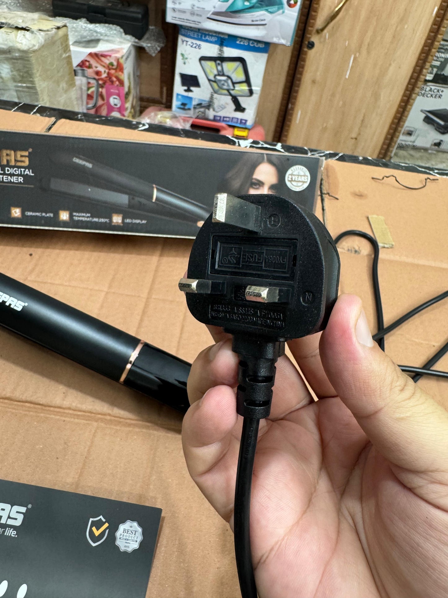 Geepas professional digital  hair straightener GHS 86003nv