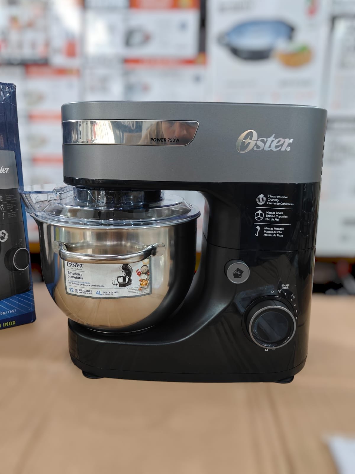 Oster 4L stand mixer 750W