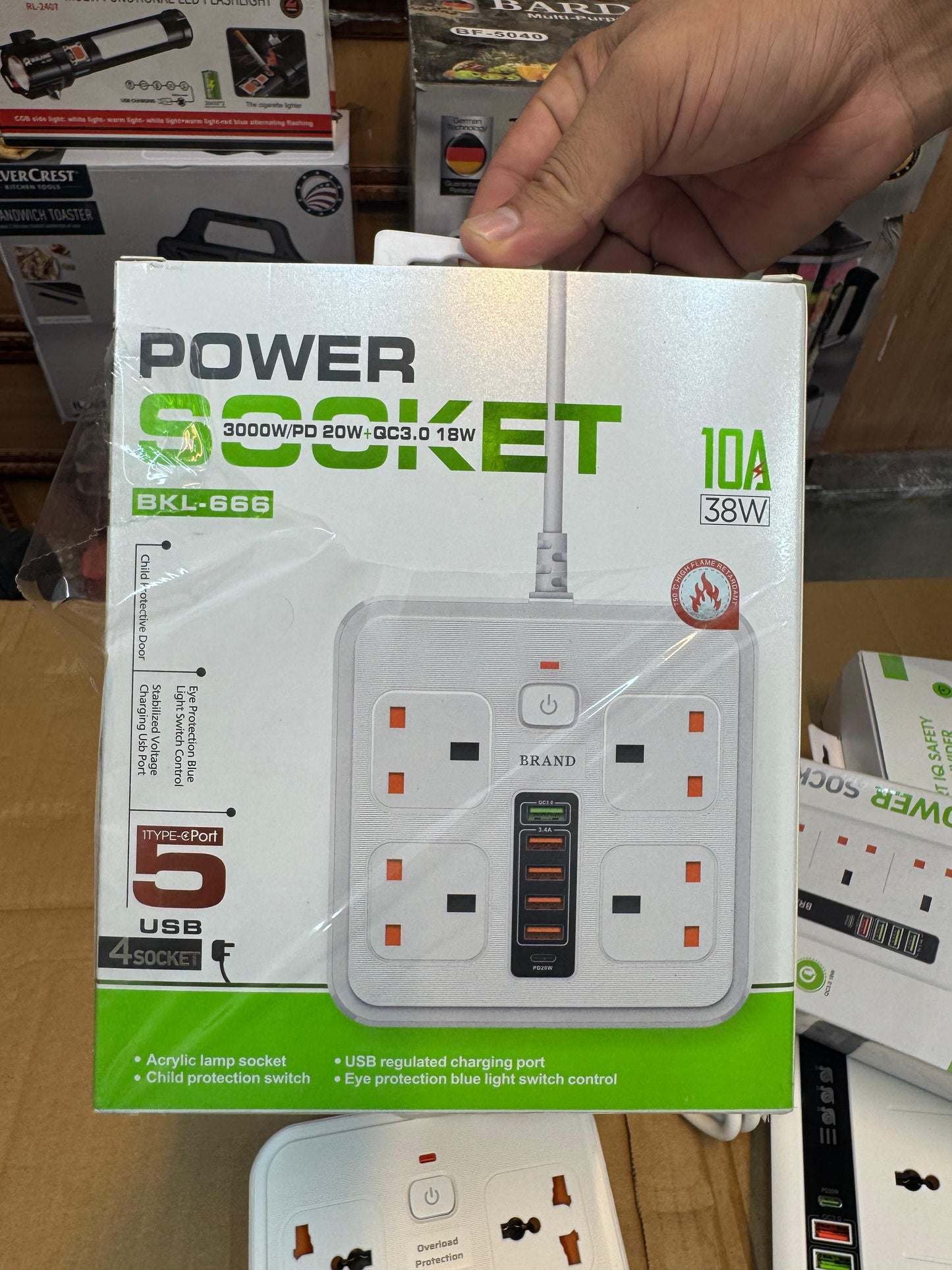 Good Quality Fireproof Extension Socket  Board with USB Ports