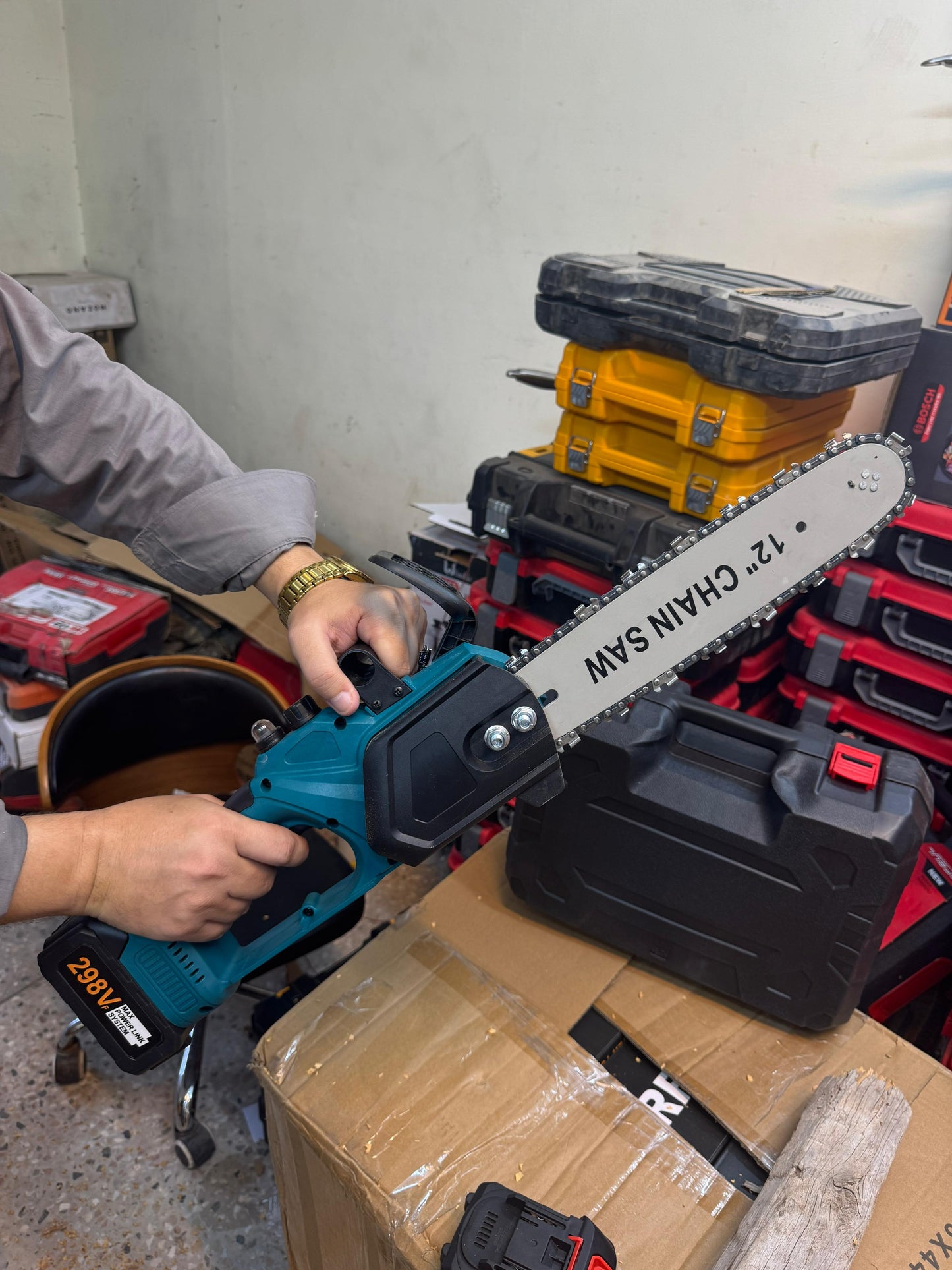 Amazon lot Rechargeable 298v 12inch chainsaw with double battery