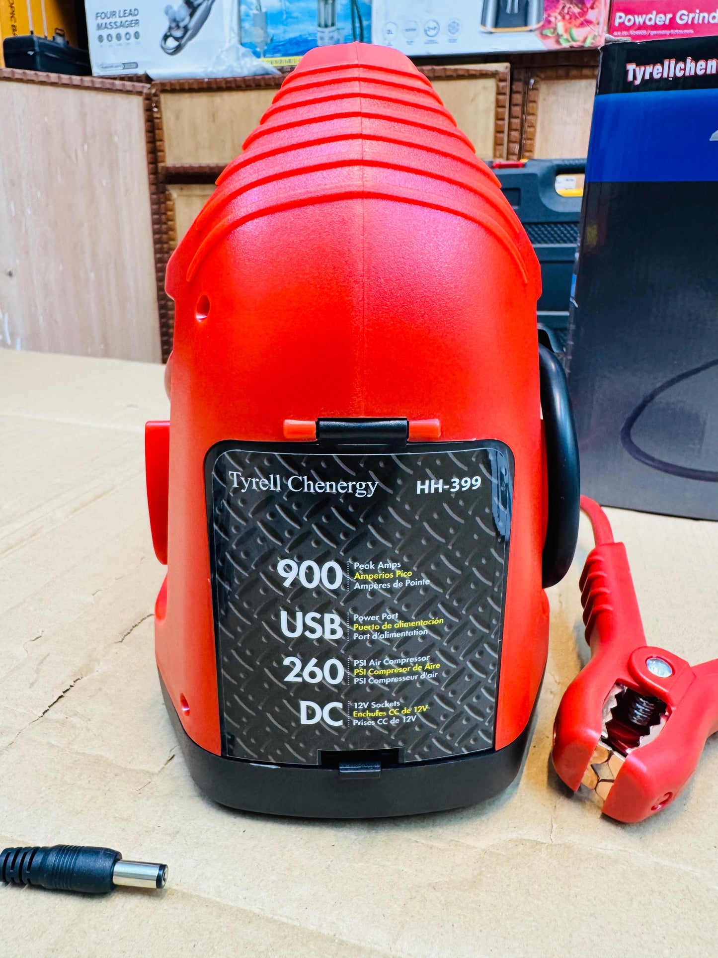 Brazilian 4 in 1 jump starter & tire inflator with power bank