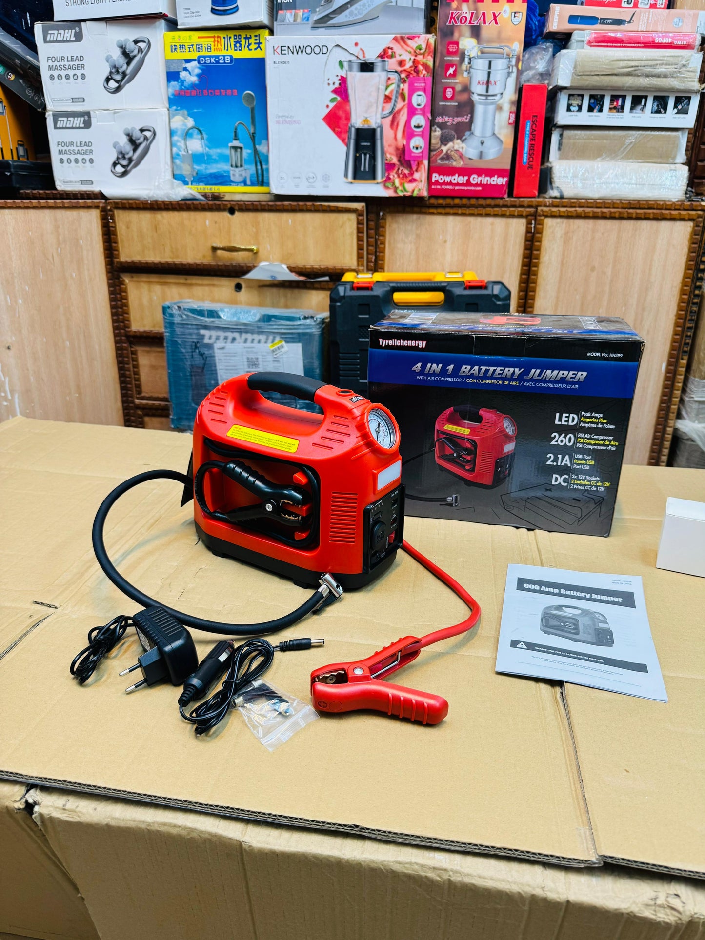 Brazilian 4 in 1 jump starter & tire inflator with power bank