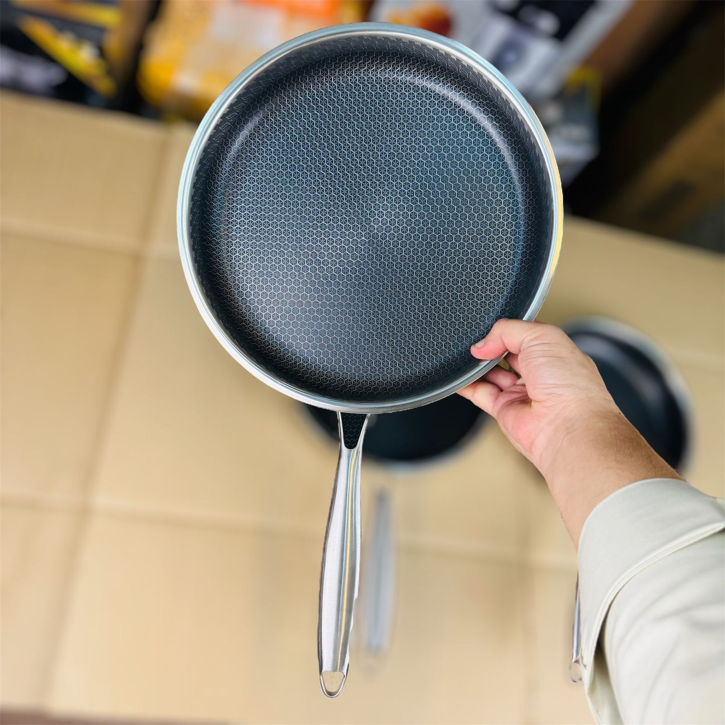 honeycomb lesser flat fry pan