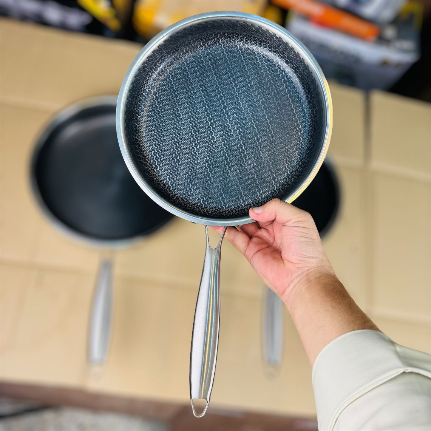 honeycomb lesser flat fry pan