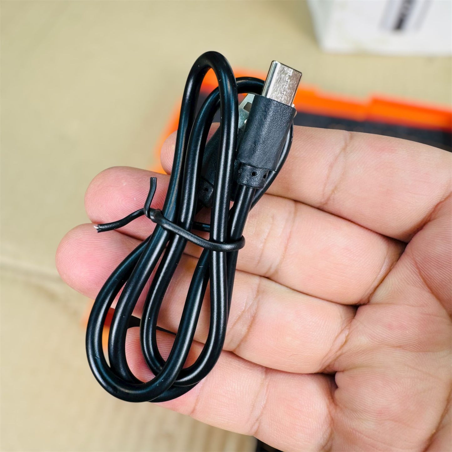 Lot imported CUBA Torch Light 9200MAH