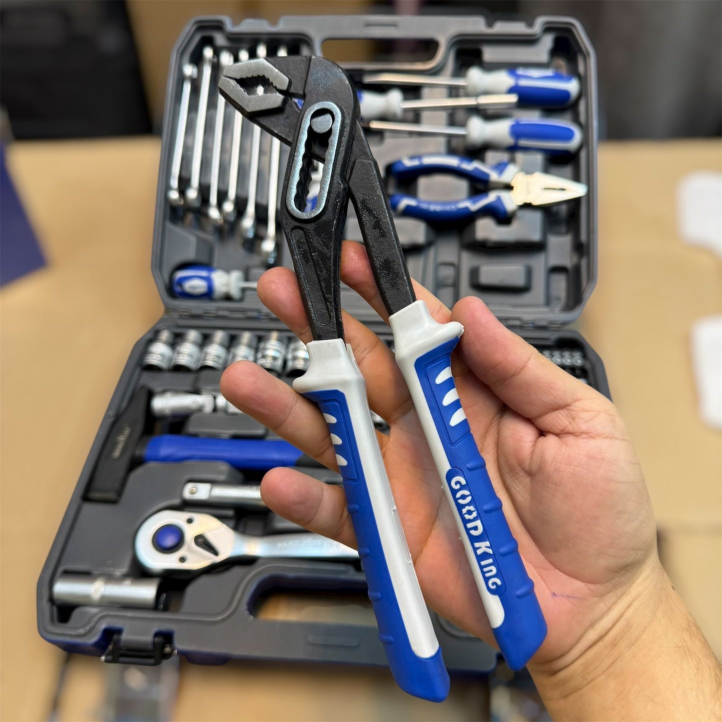 Russia GOOD KING Commercial 61 pcs  tool box