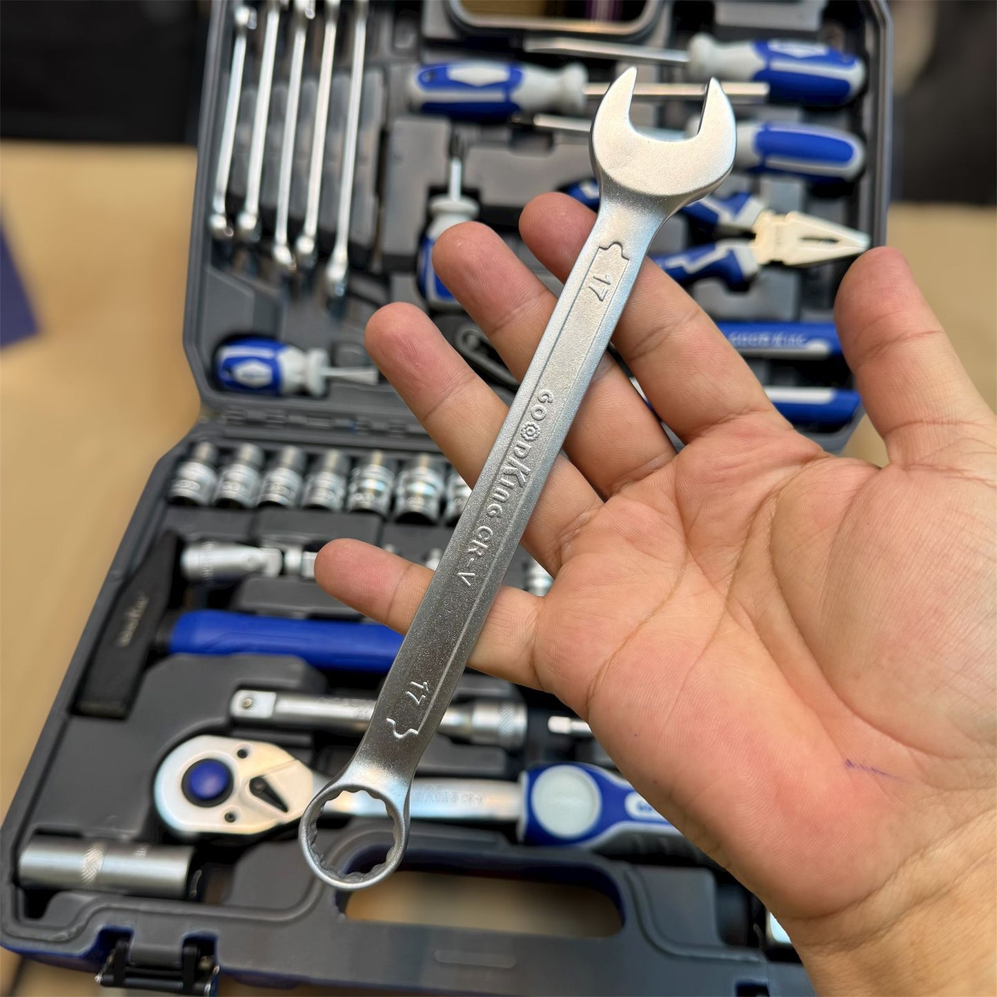 Russia GOOD KING Commercial 61 pcs  tool box