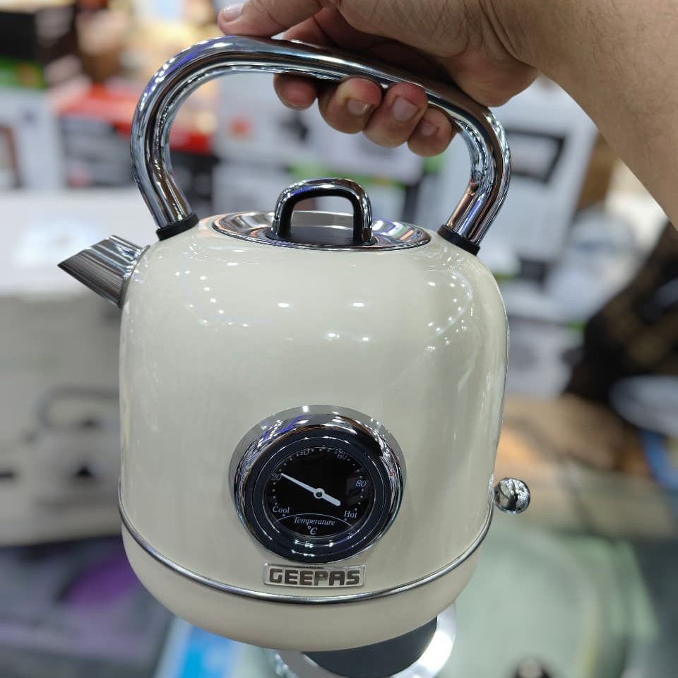 Geepas electric kettle 38074UK