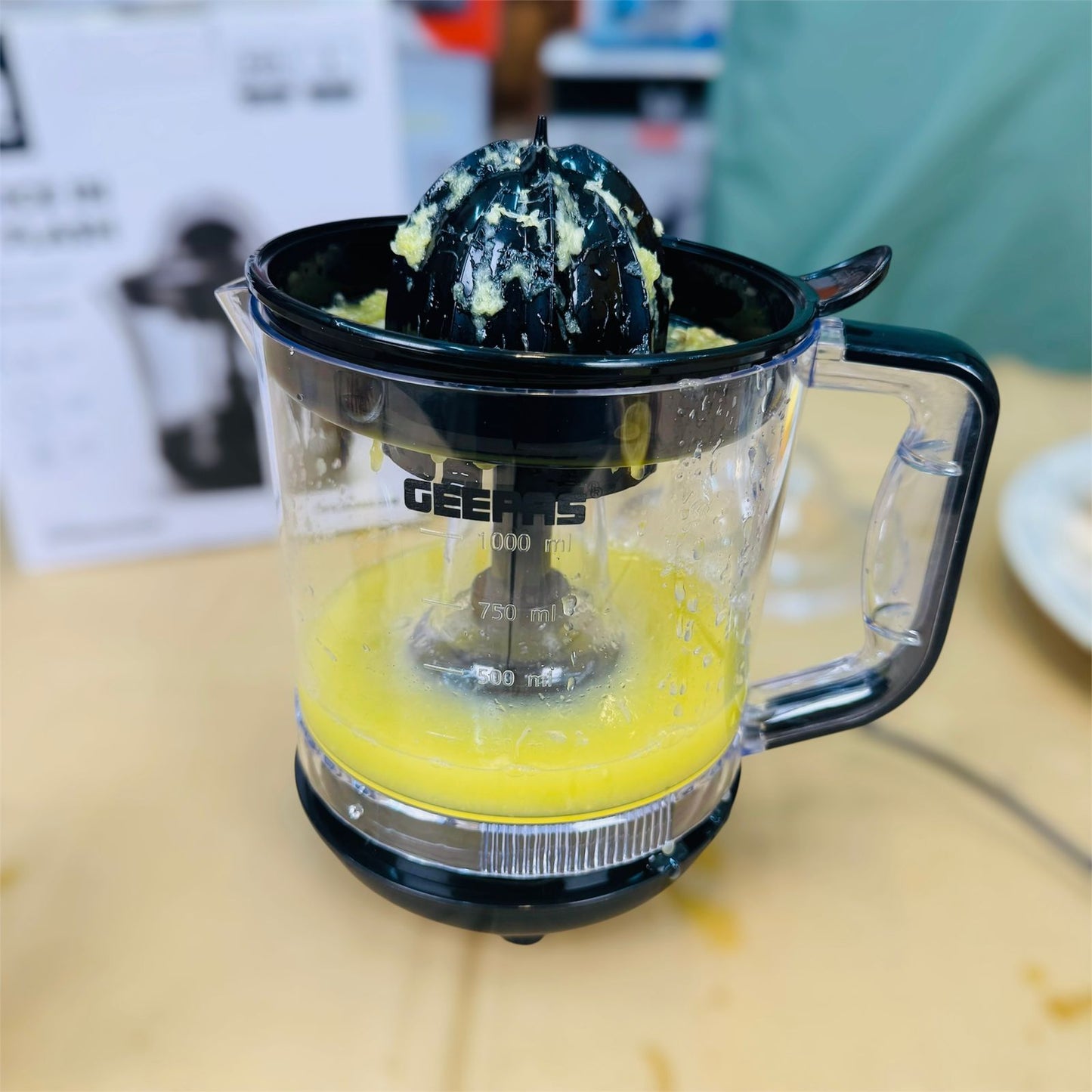 Geepas  Citrus Juicer  1.0L Large Capacity GCJ9900