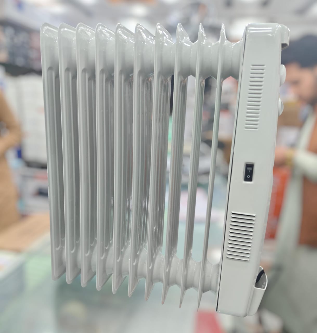 Geepas 11-Fin Portable Electric Oil-Filled Radiator Heater GRH91011P