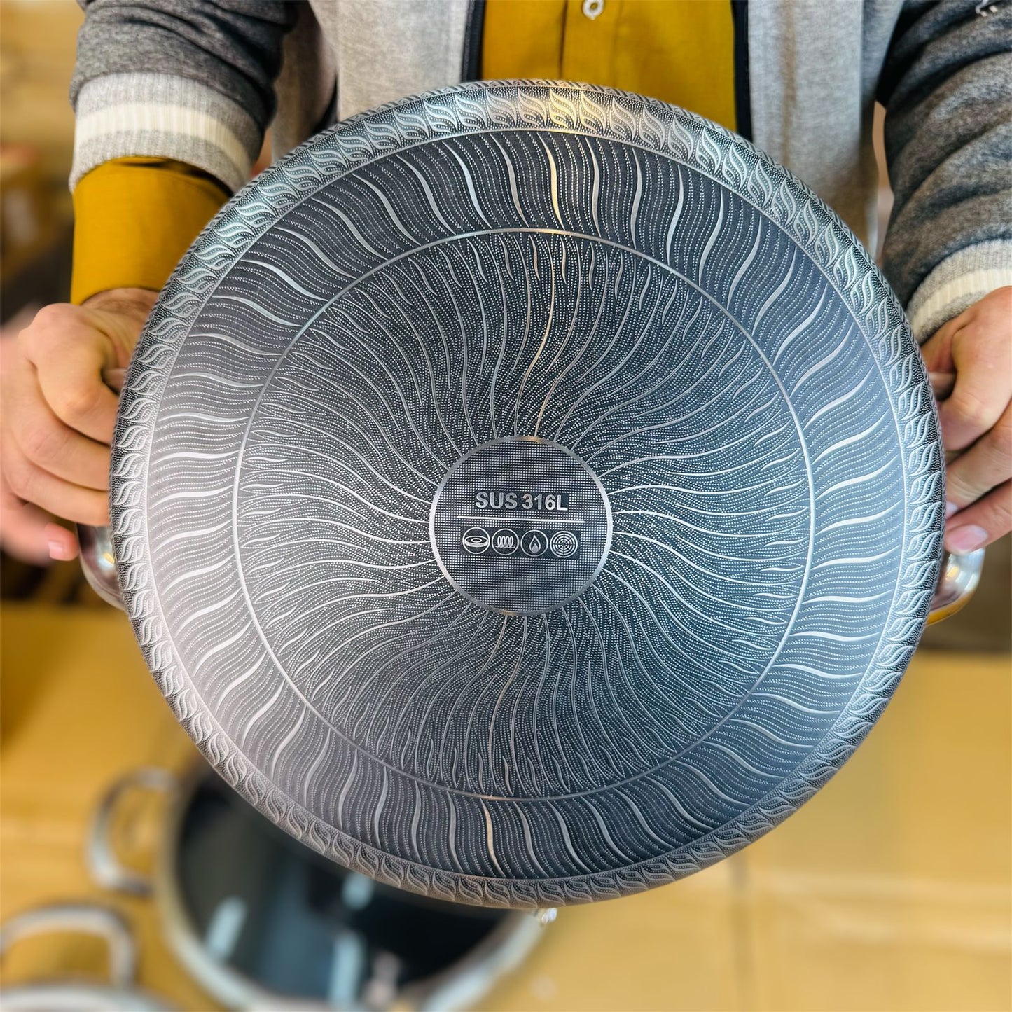 honeycomb lesser coating  shallow casserole set