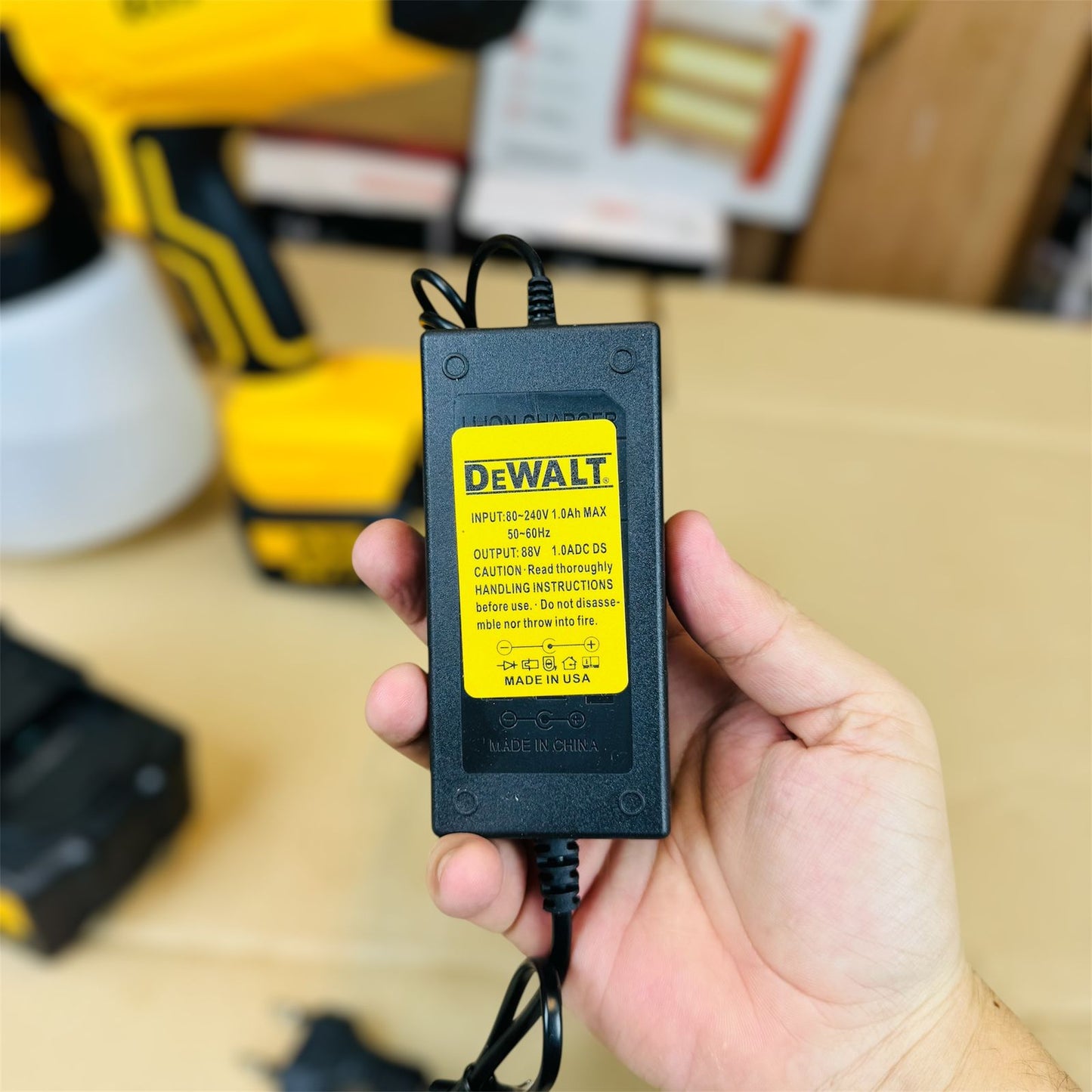 DEWALT Rechargeable spray machine