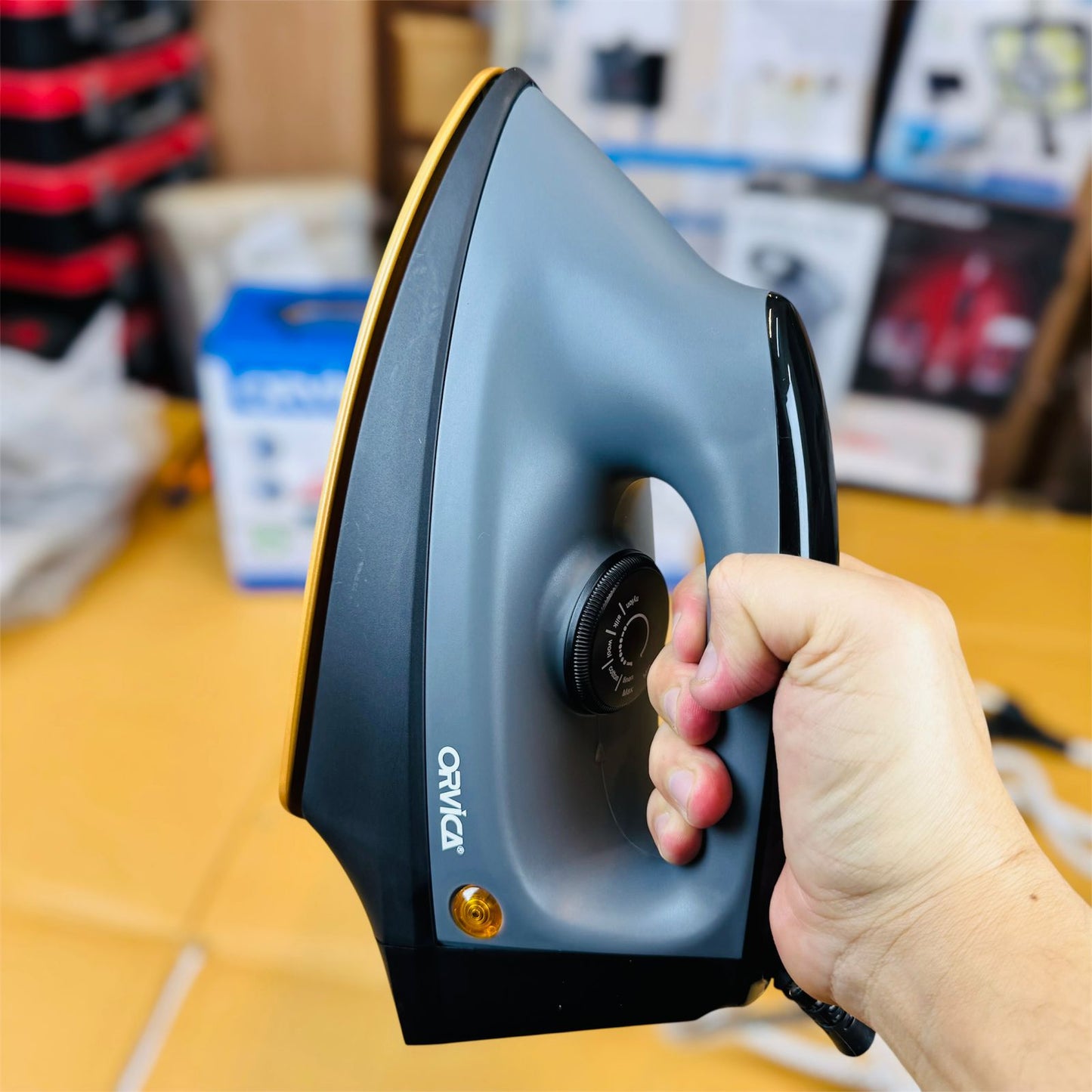 ORVICA  dry iron ORM 726