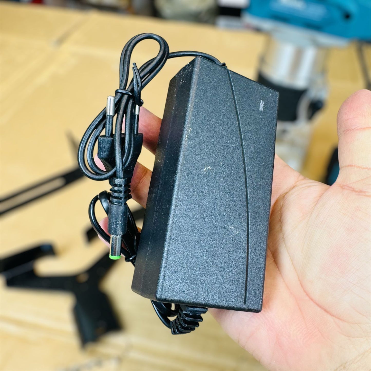 Makita 8mm rechargeable Router