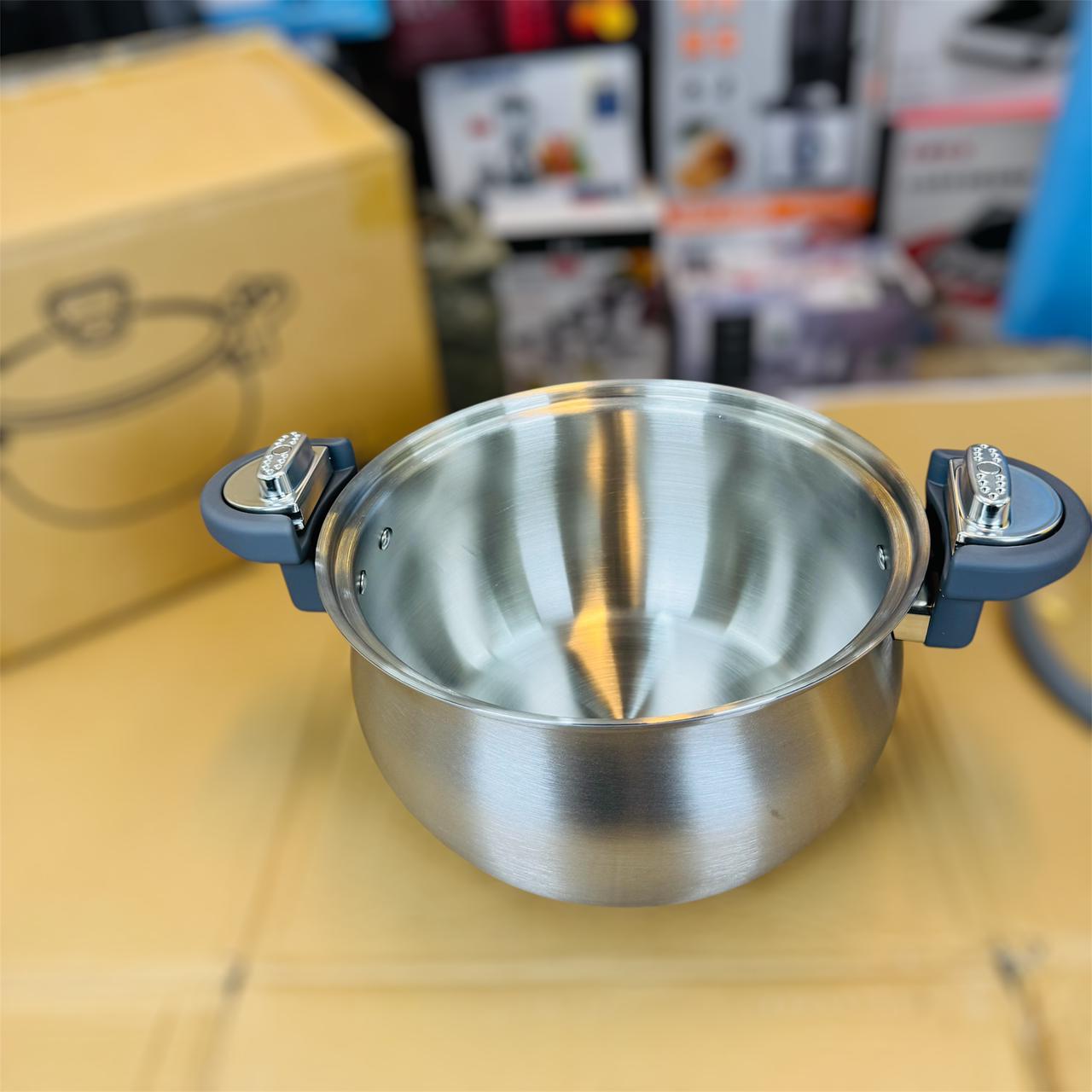 Japanese design lot 7L pressure cooker