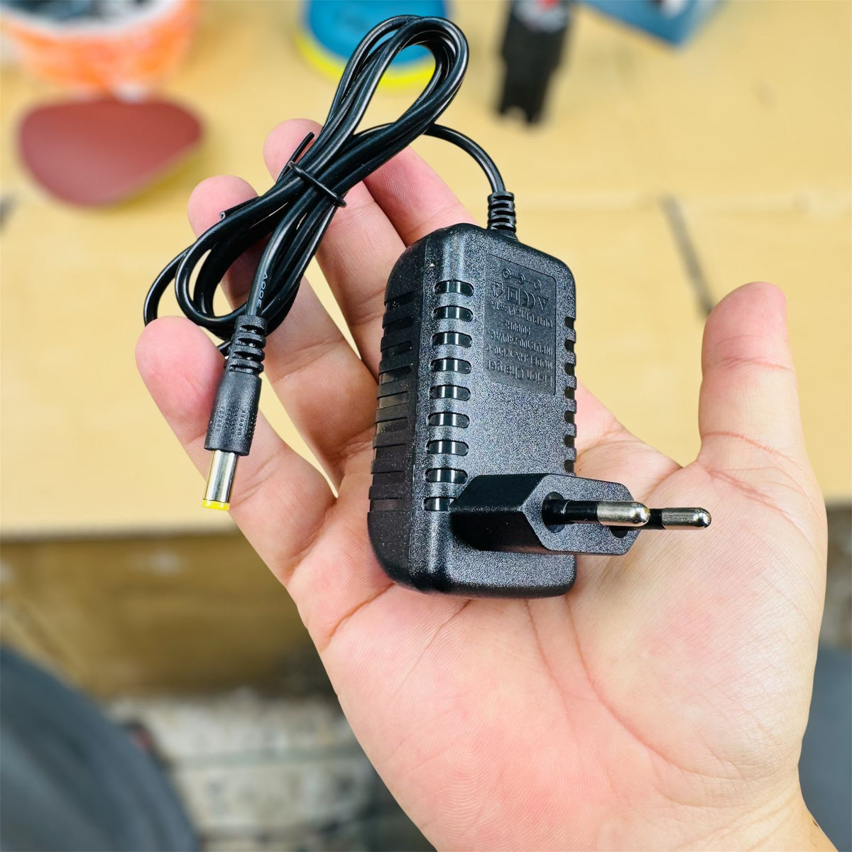 Rechargeable Motor Waxing & Polishing Machine