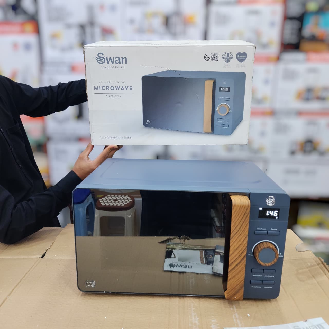 Swan UK  20 litter microwave