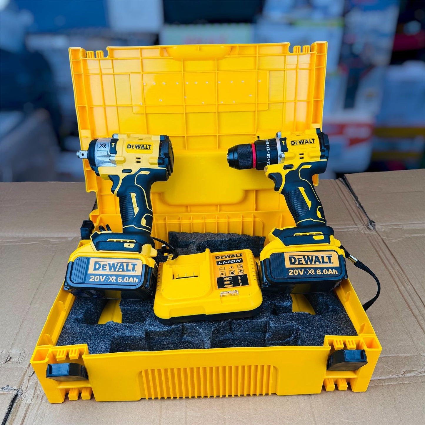 Dewalt 2 in 1 drill & impact wench with tools 20V ( made in CZECH REPULIC )