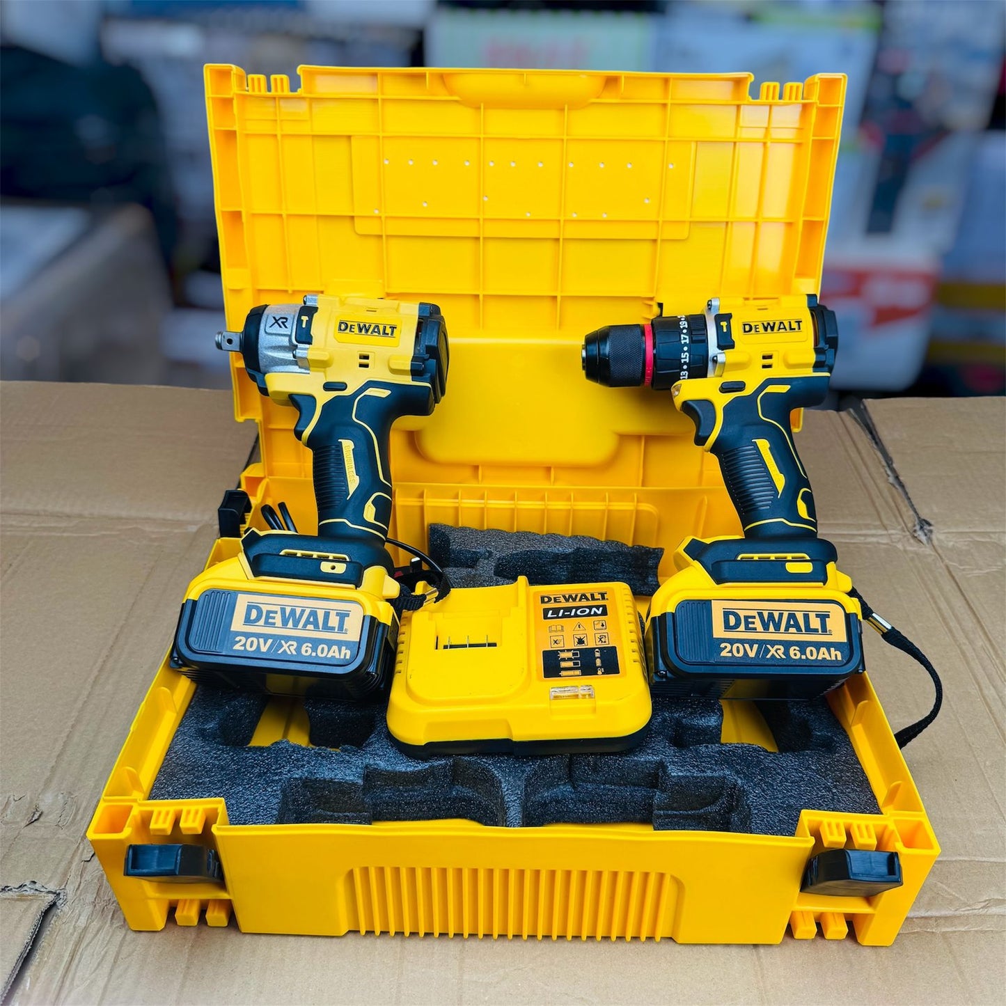Dewalt 2 in 1 drill & impact wench with tools 20V ( made in CZECH REPULIC )